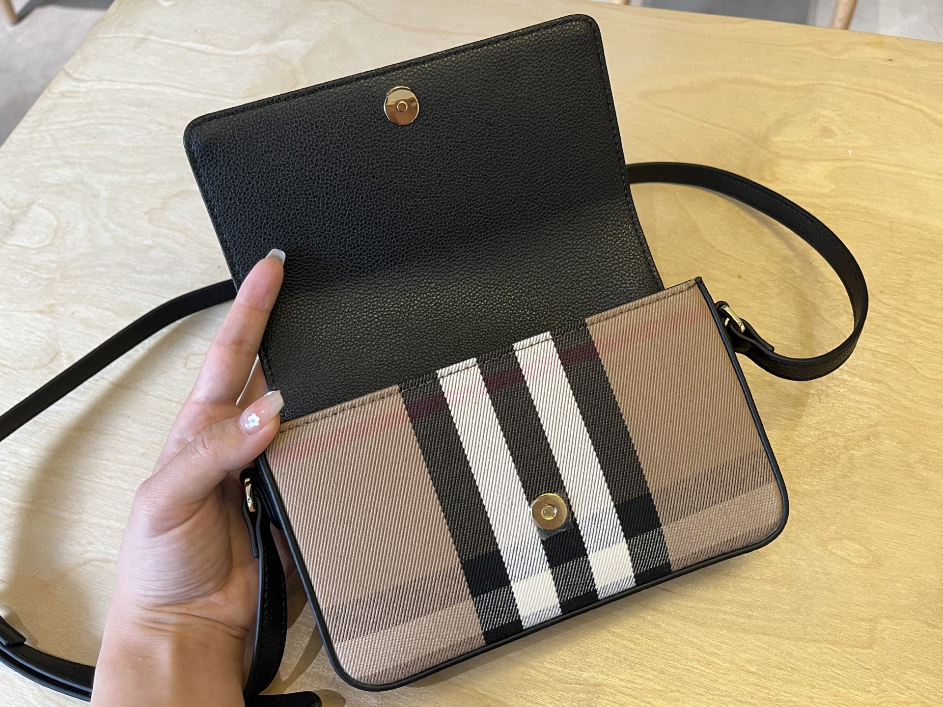 Burberry bag-135