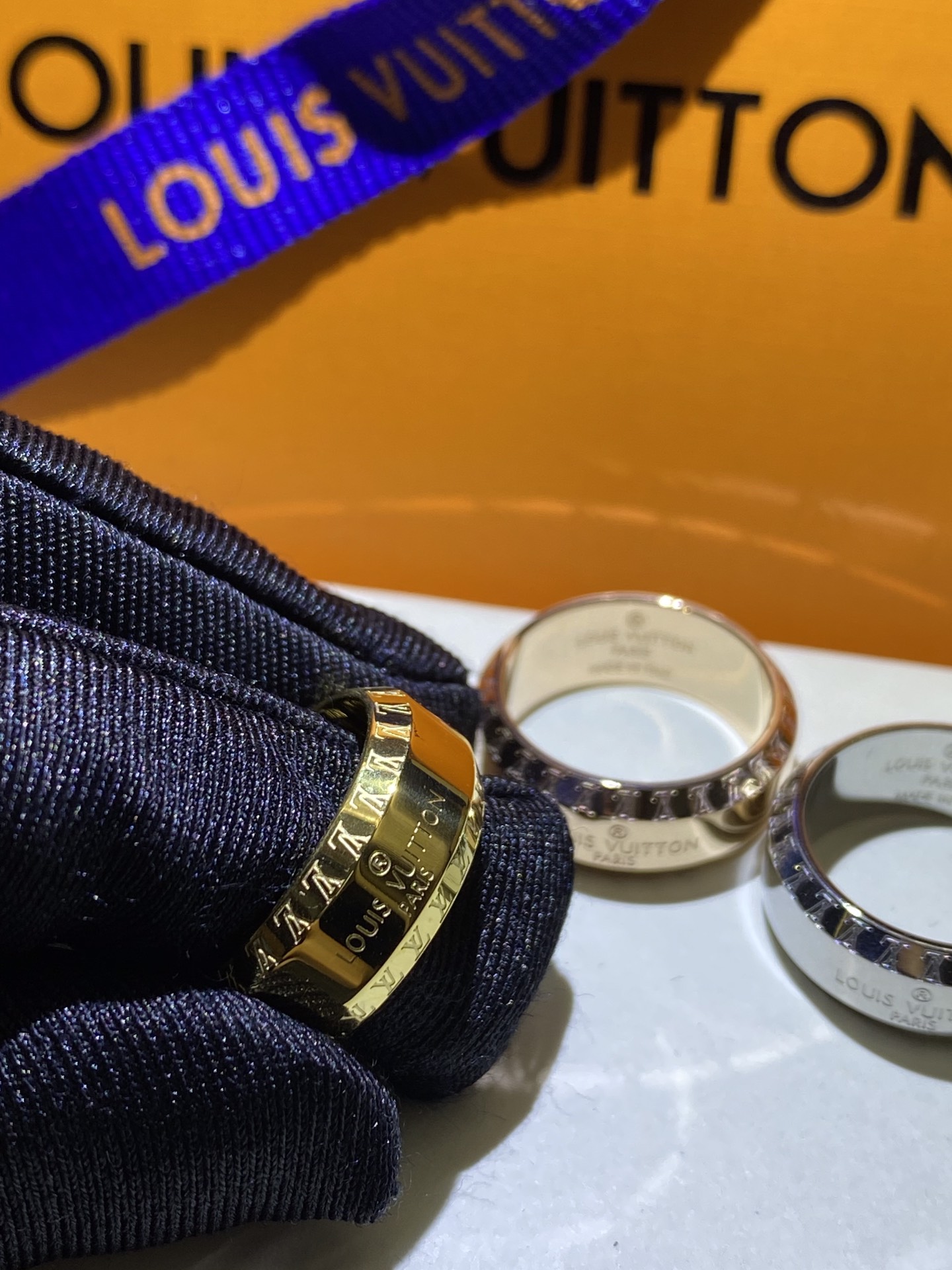LV ring-68