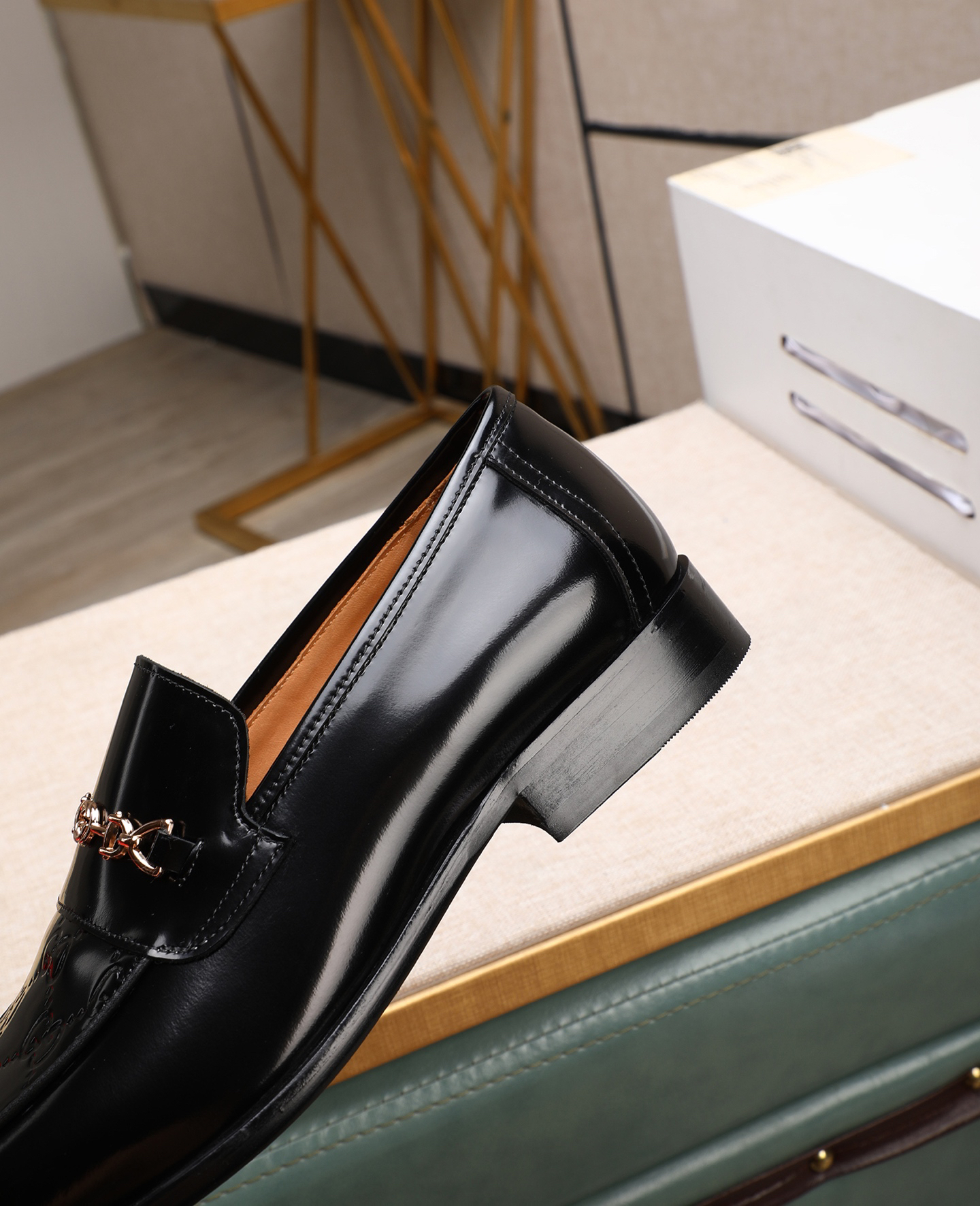 Gucci men's leather shoes-17