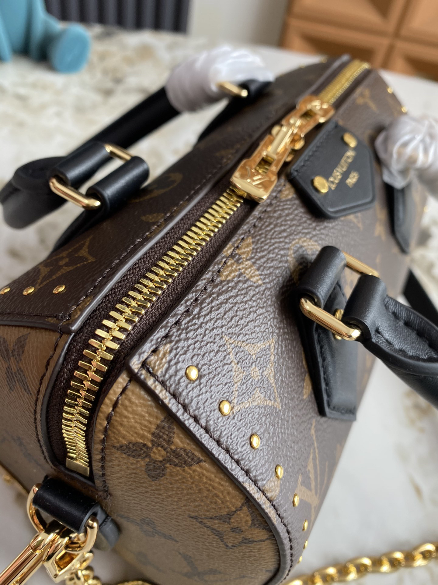 Louis Vuitton bag-129