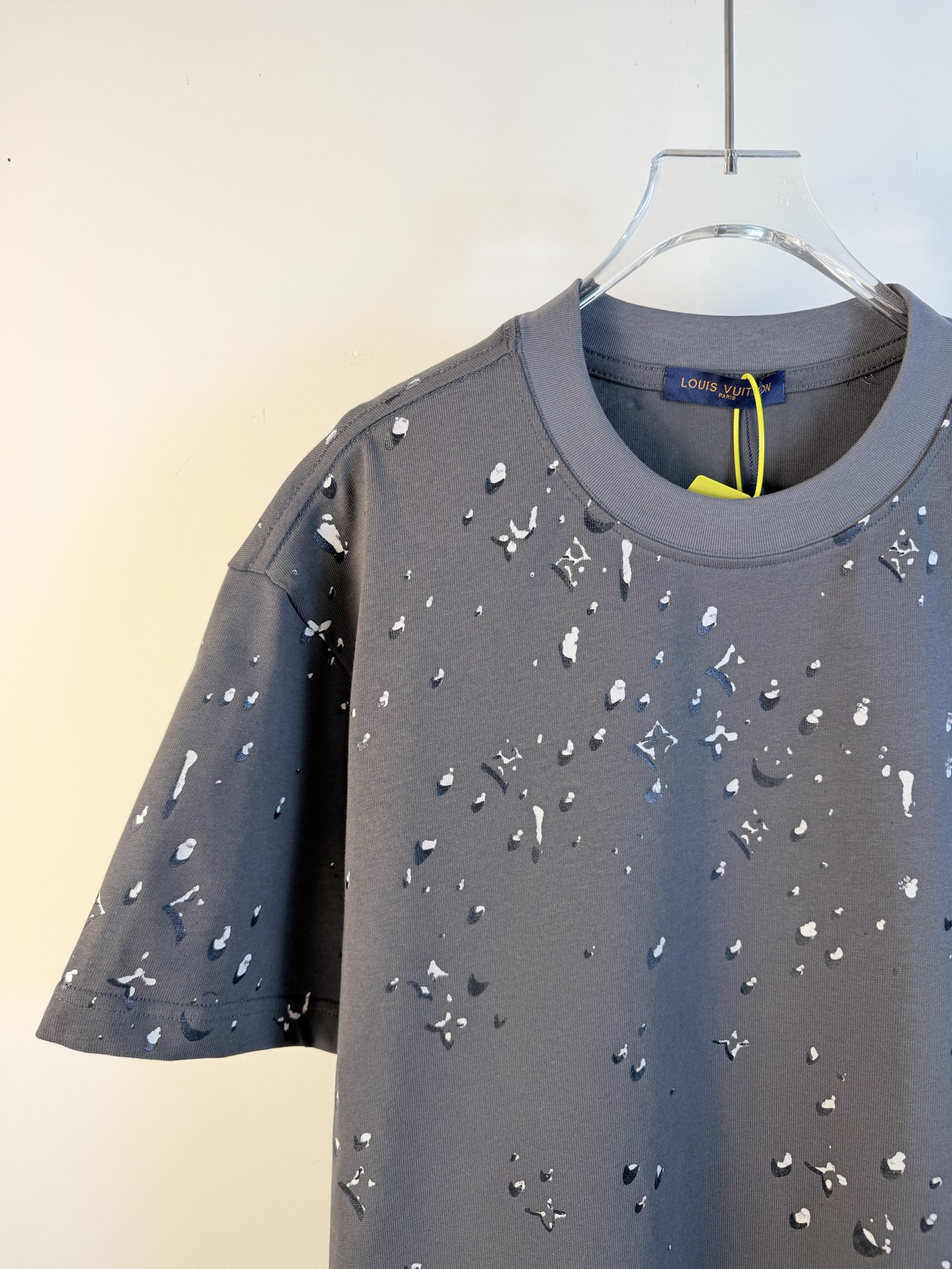 LV clothing-33