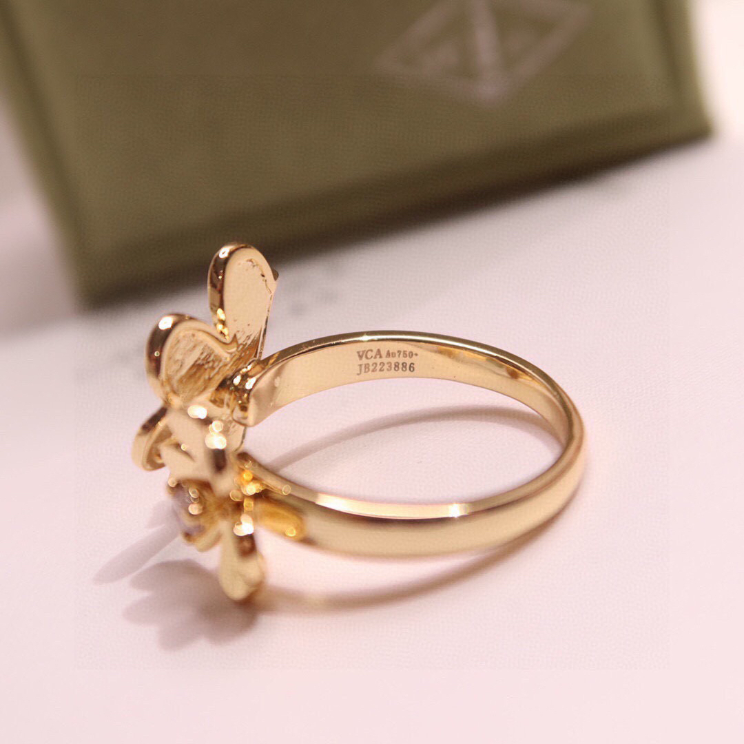 Van Cleef & Arpels ring-60