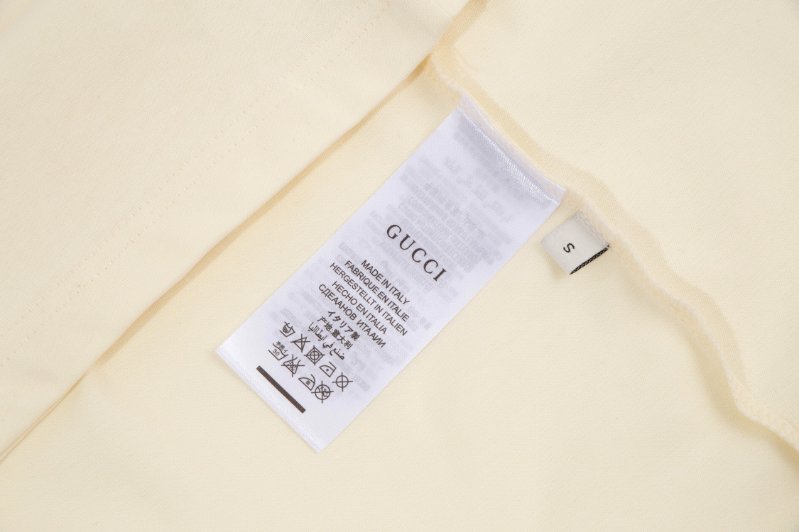 Gucci clothing-48