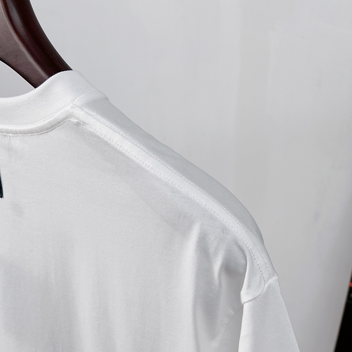 LV clothing-157