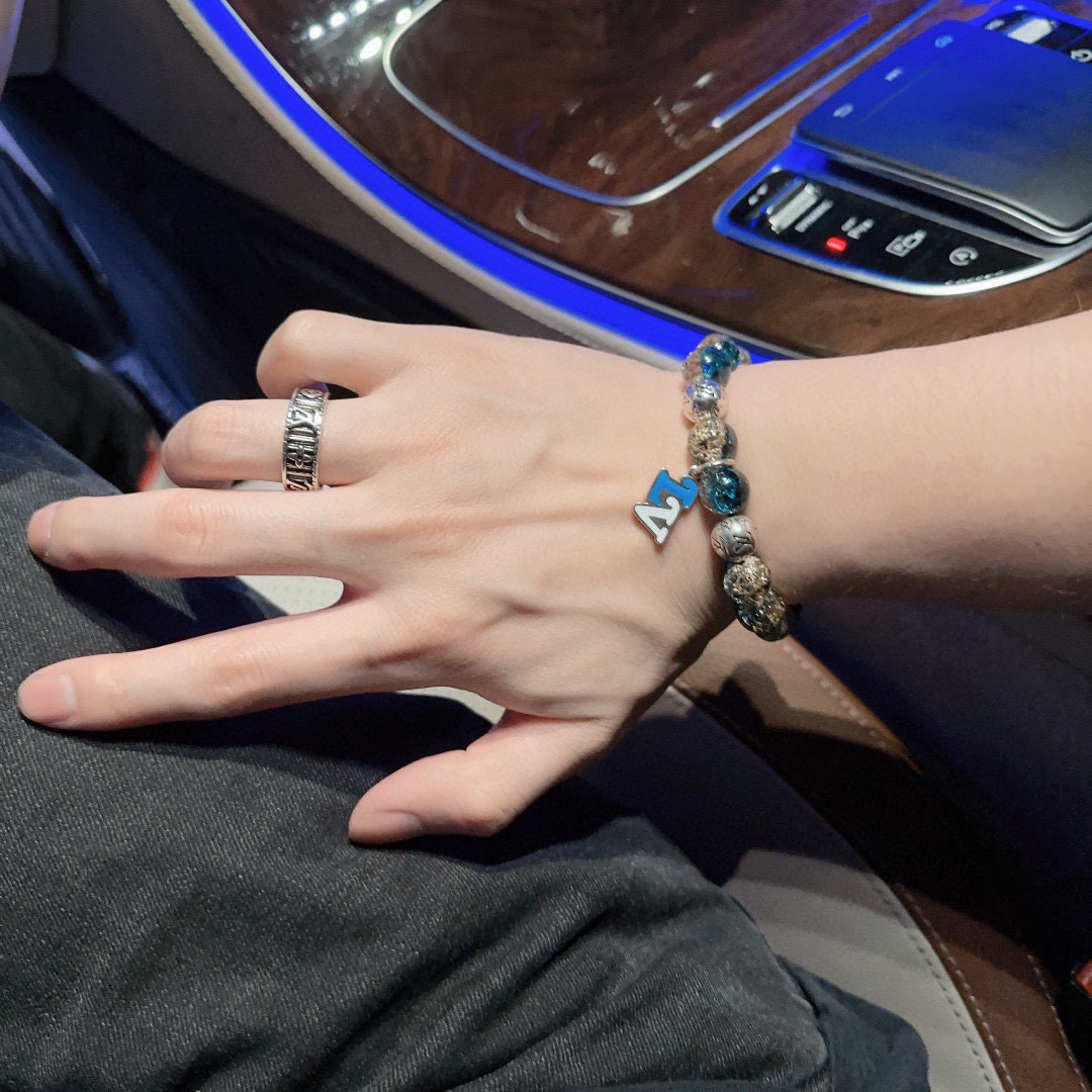LV ring-69