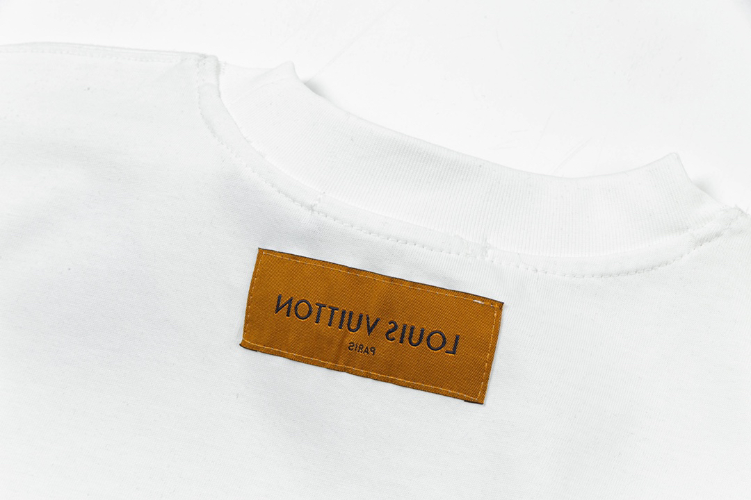 LV clothing-103