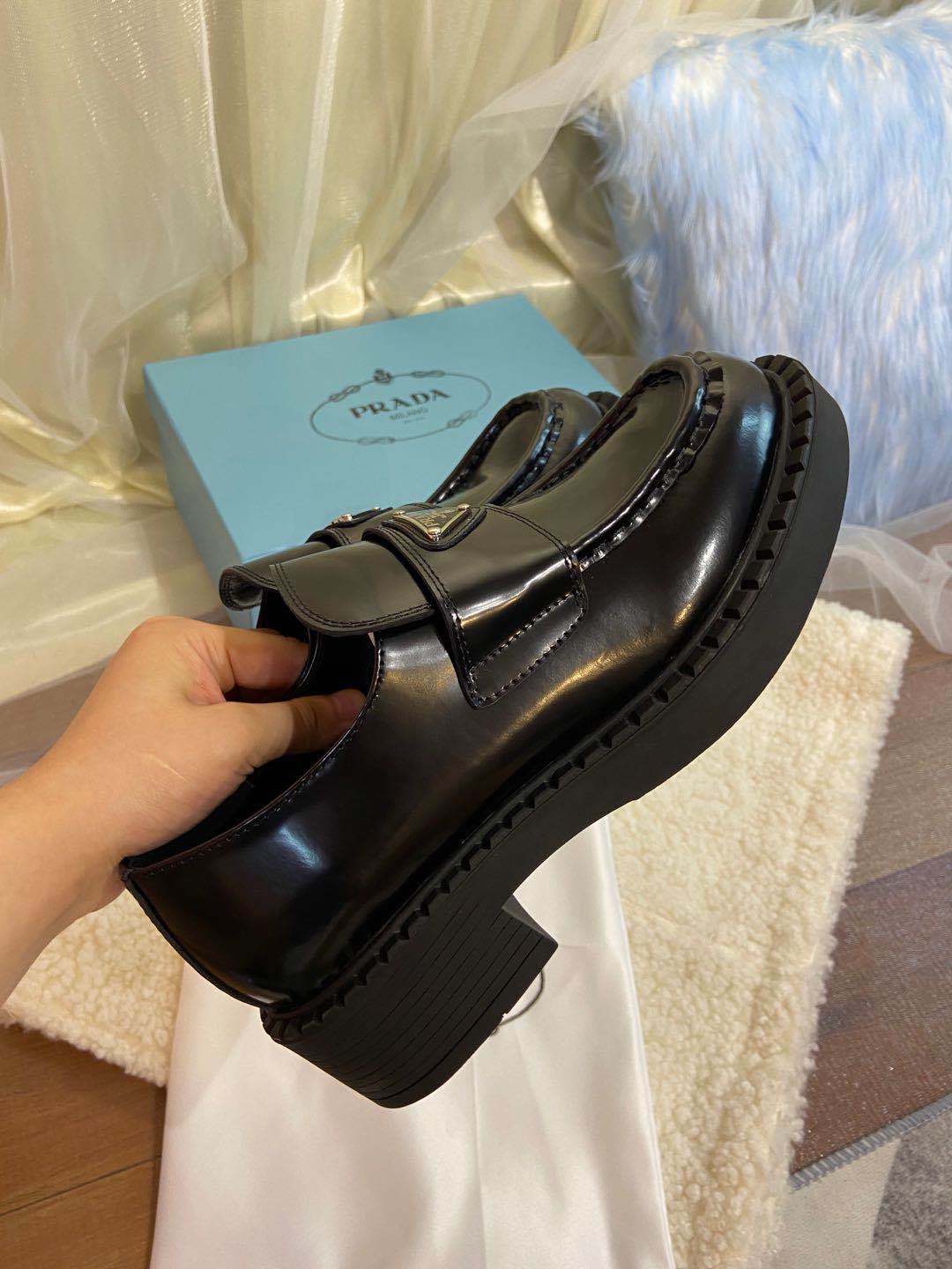 Prada women's leather shoes-15