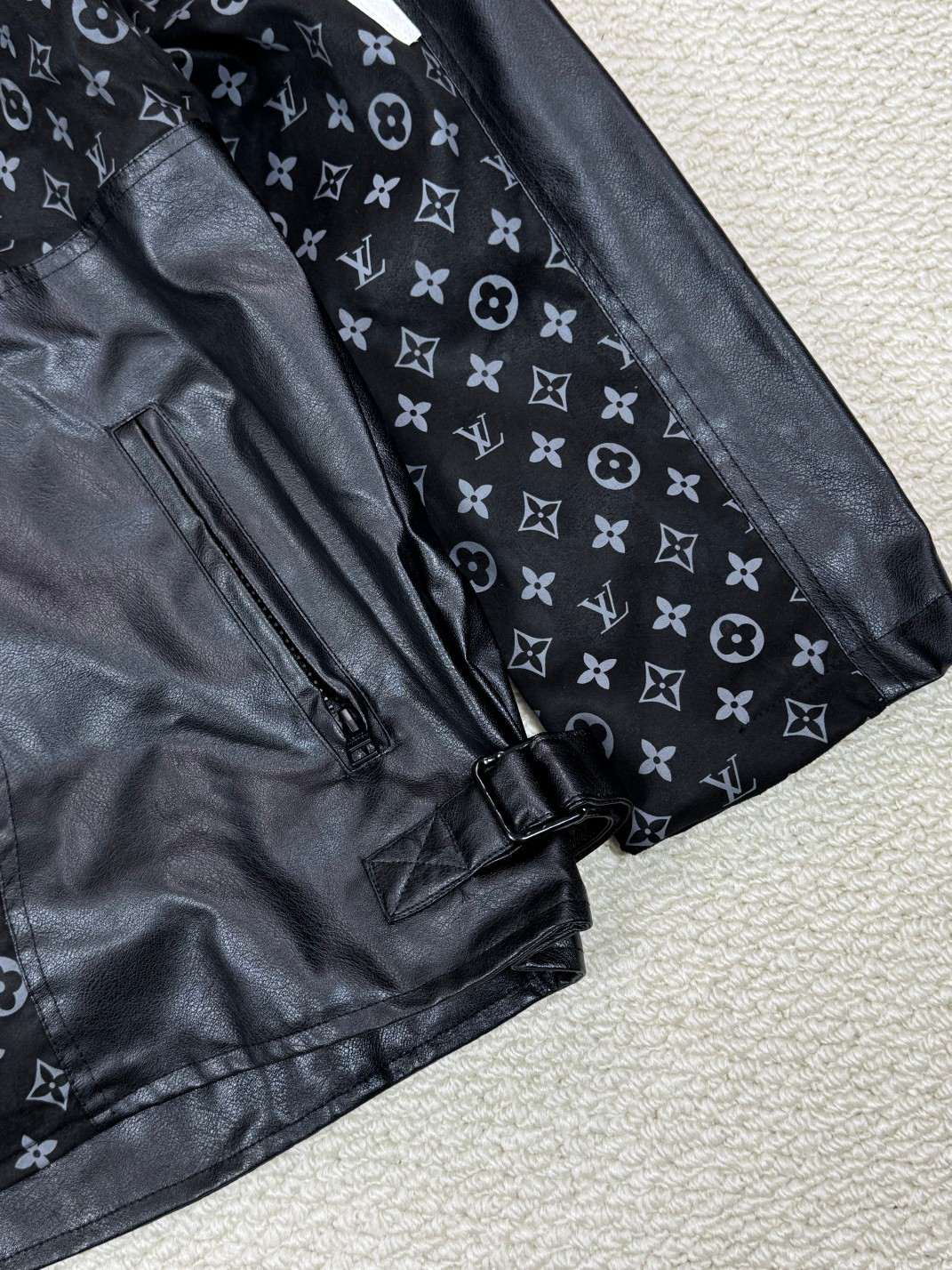 LV Clothing-342