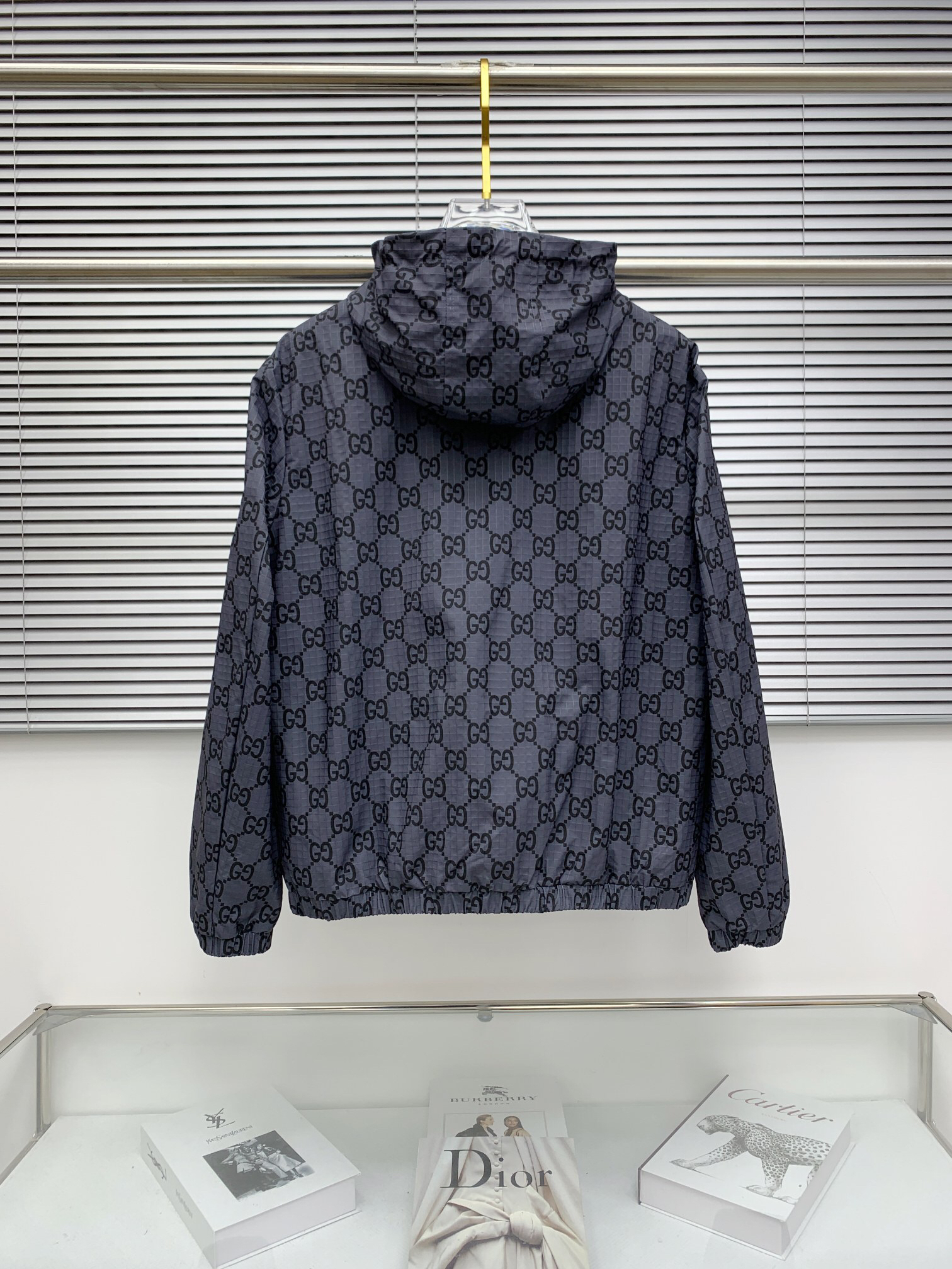 Gucci Clothing-341