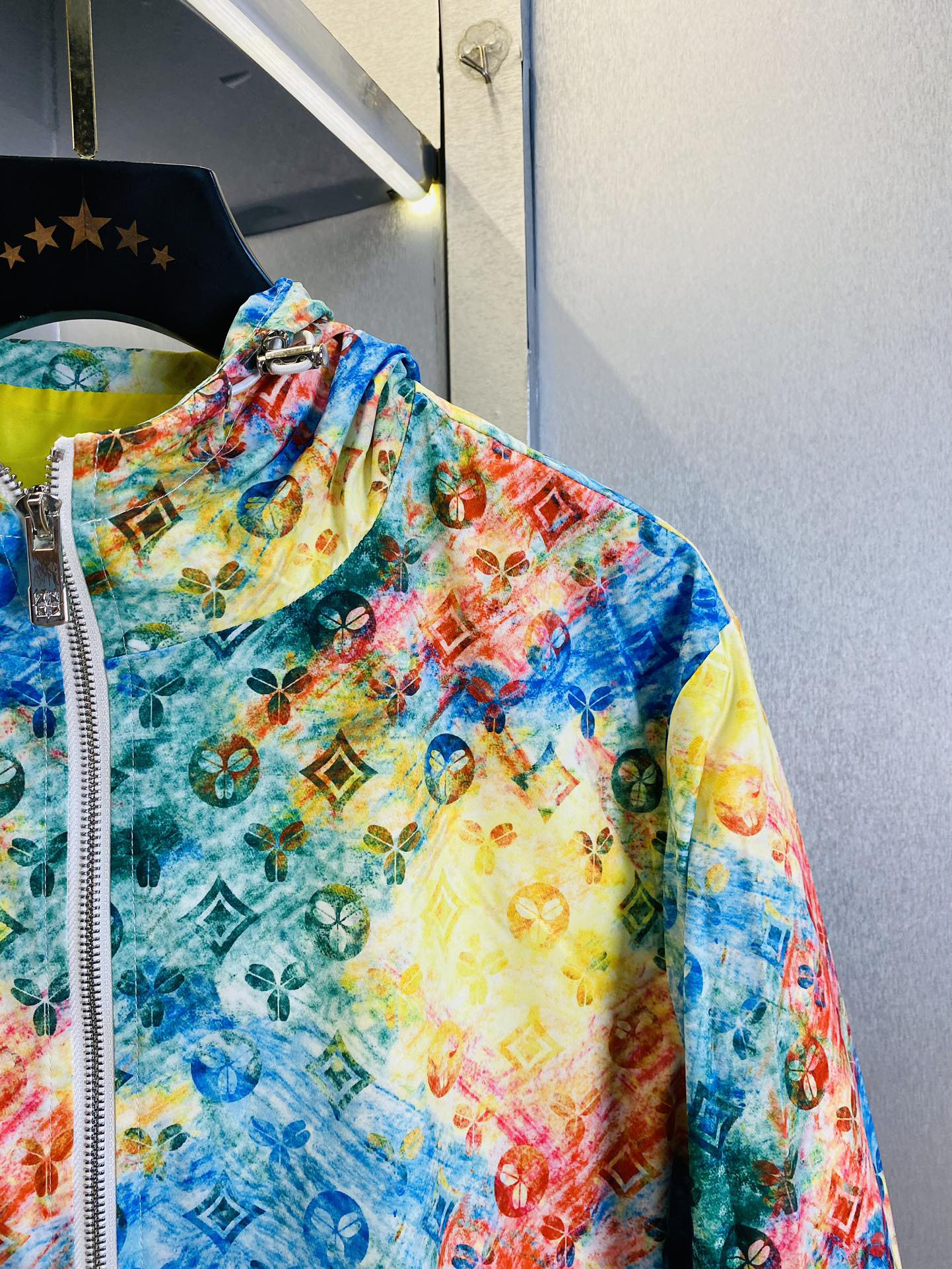 LV Clothing-349