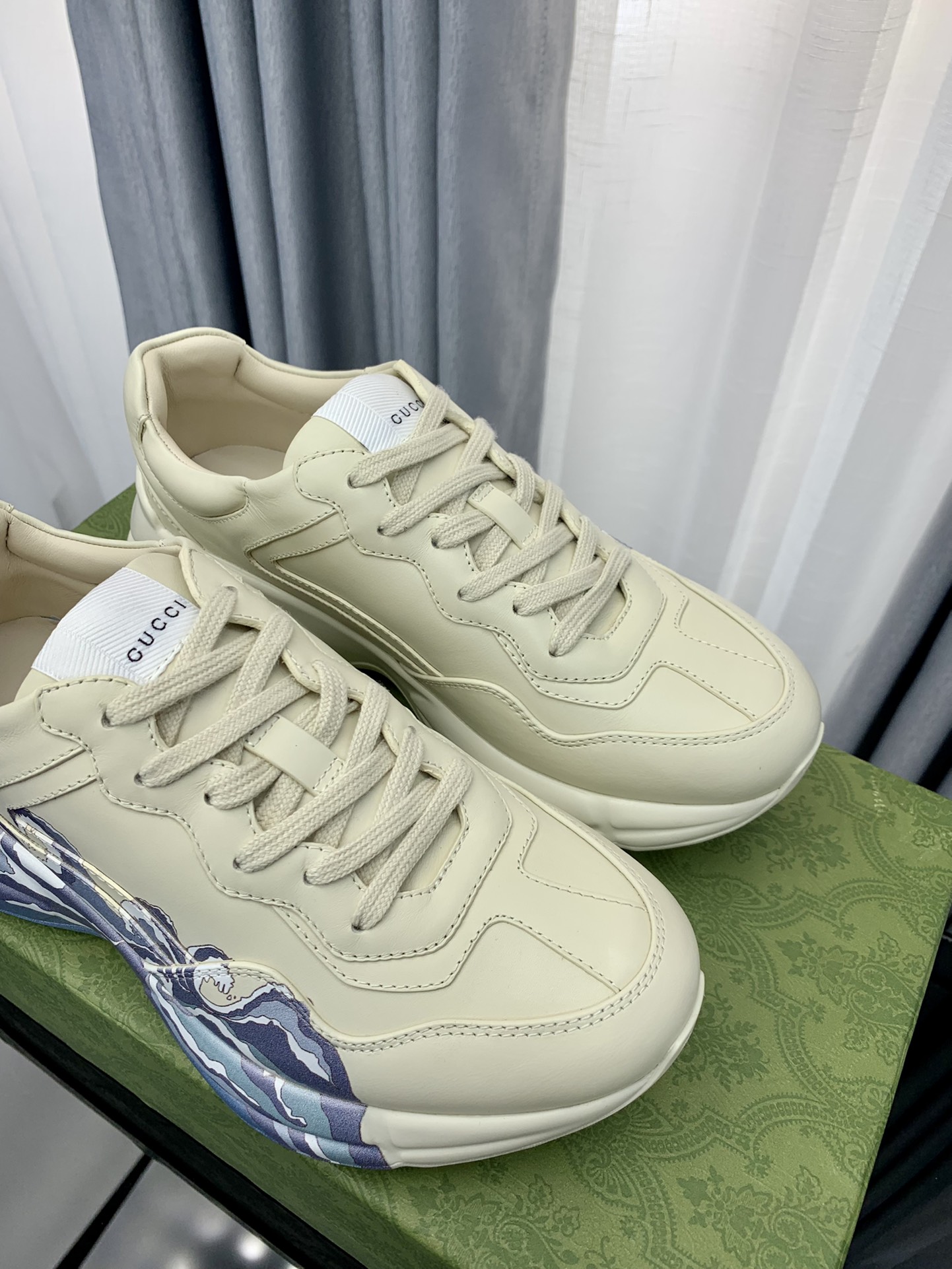 Gucci Sneakers-221