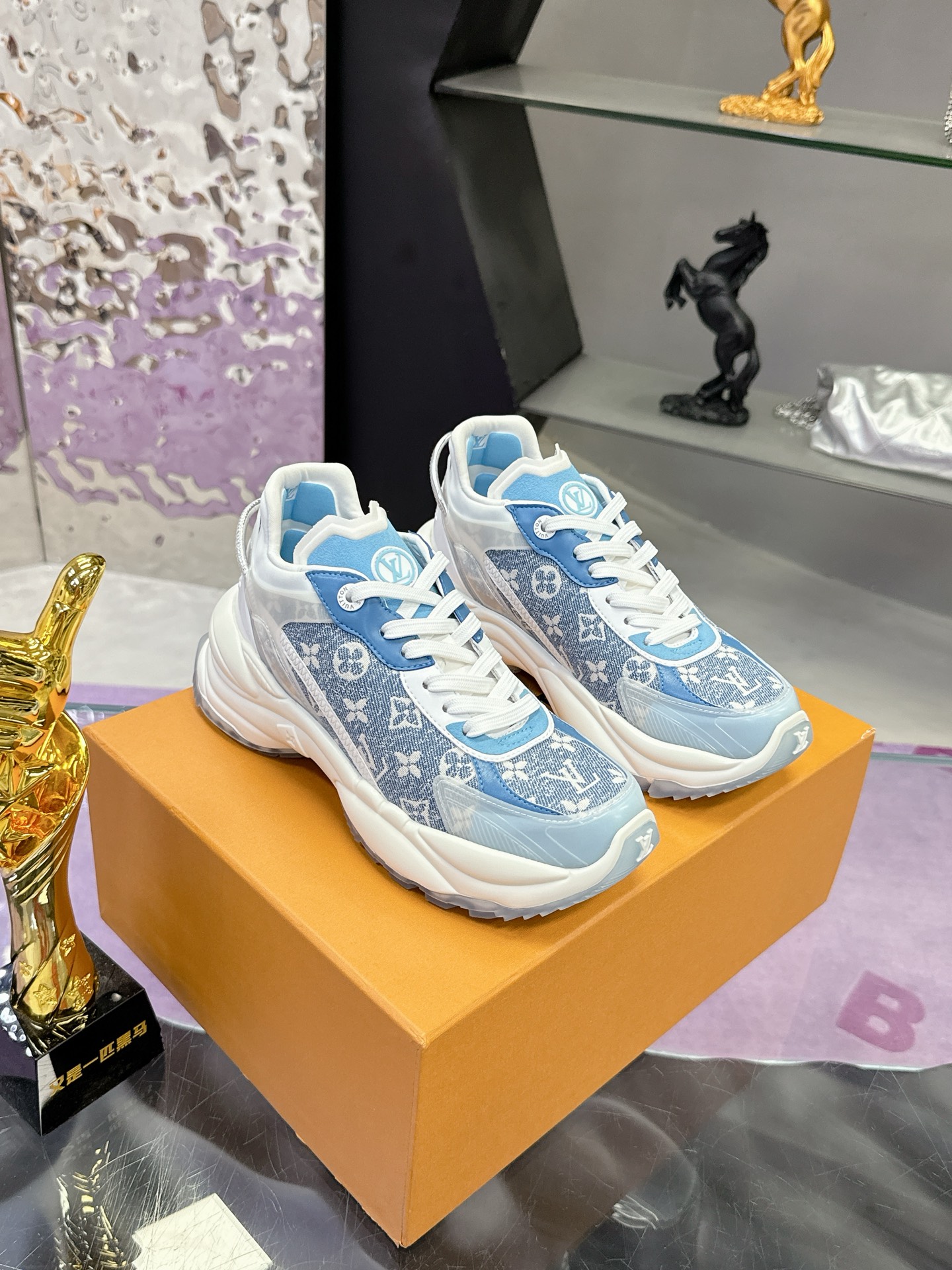 Lv Sneakers-199