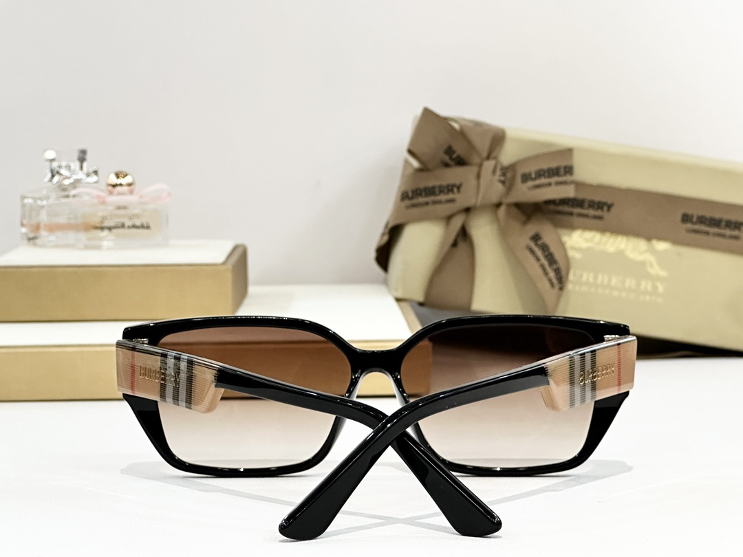 Burberry glasses-22