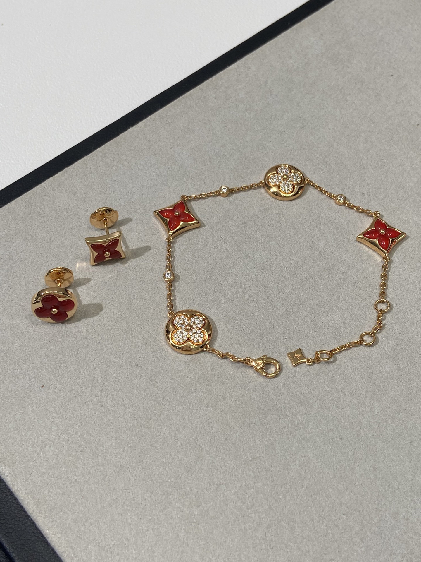 LV Bracelet-70