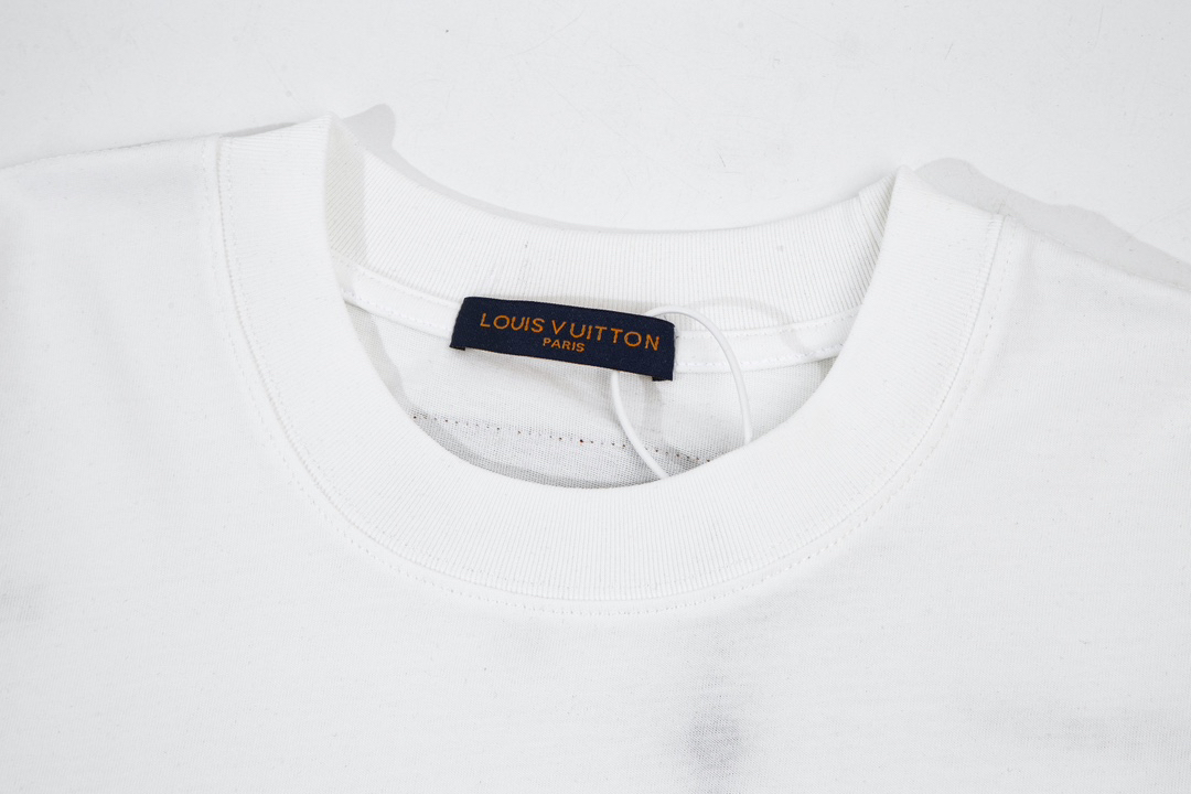 LV clothing-255