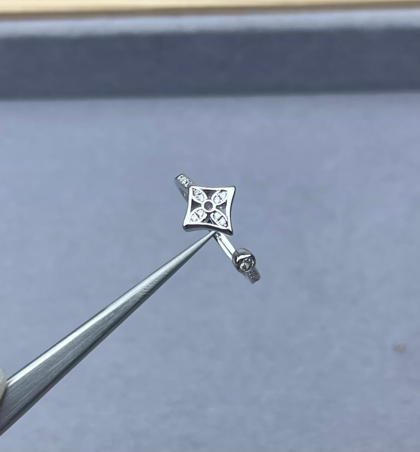 LV ring-46