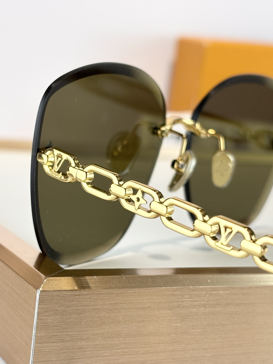 LV glasses-12