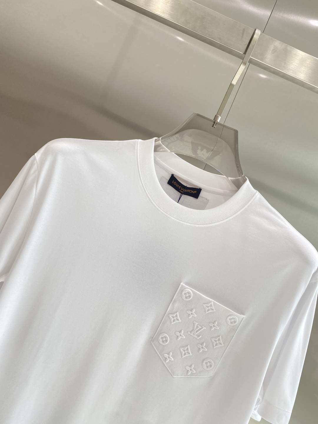 LV clothing-30