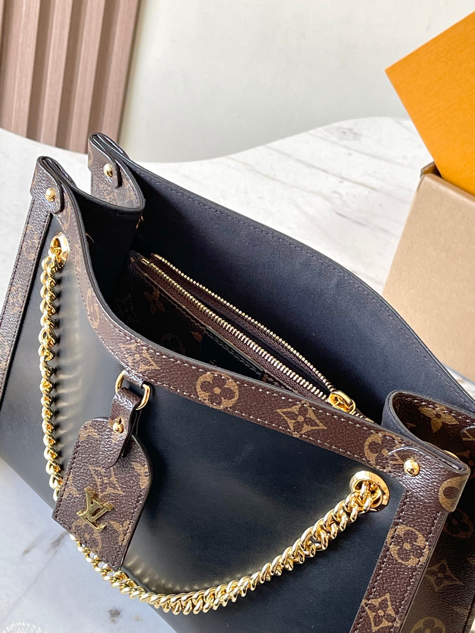 Louis Vuitton bag-206