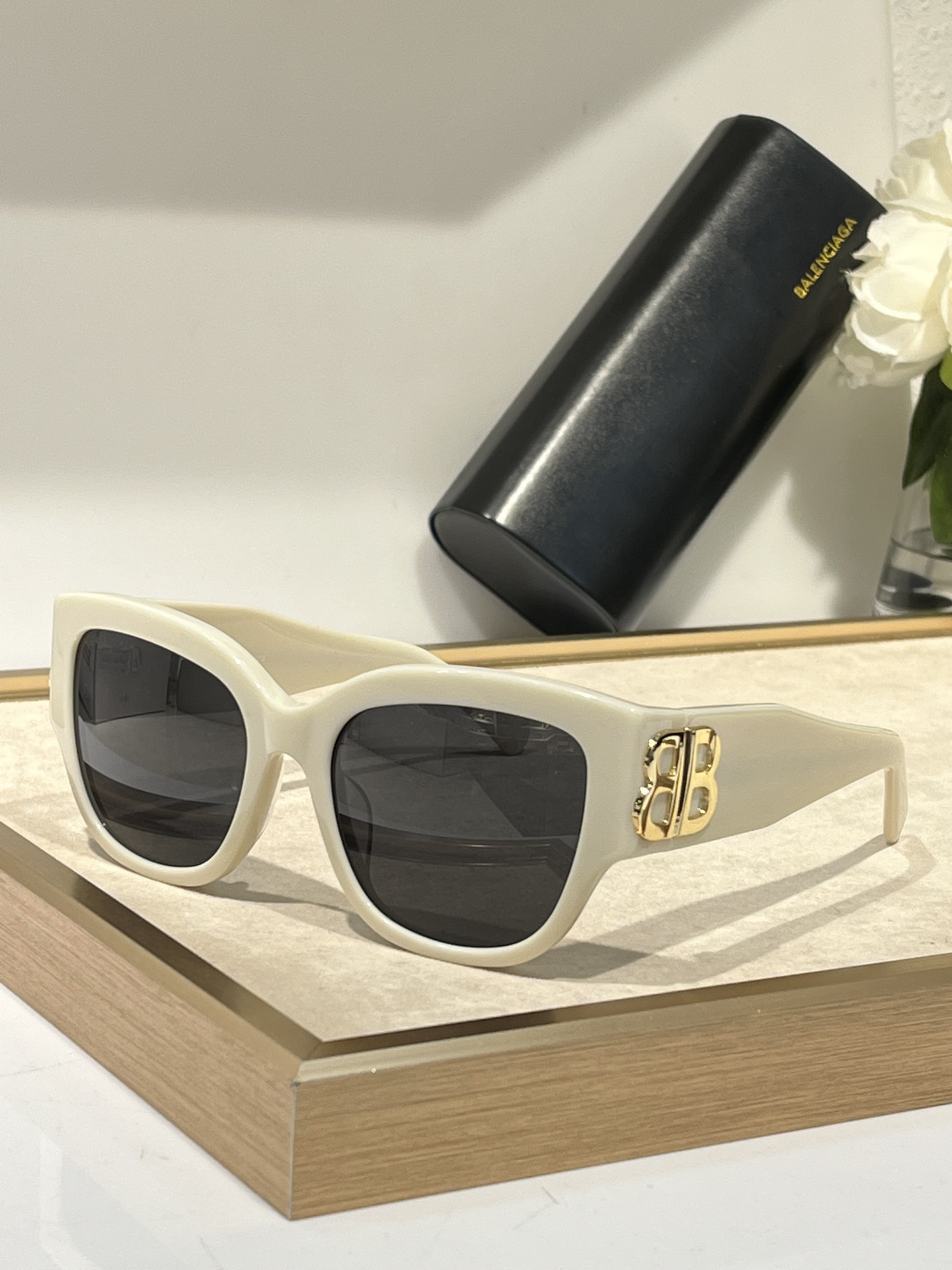 Balenciaga glasses-11
