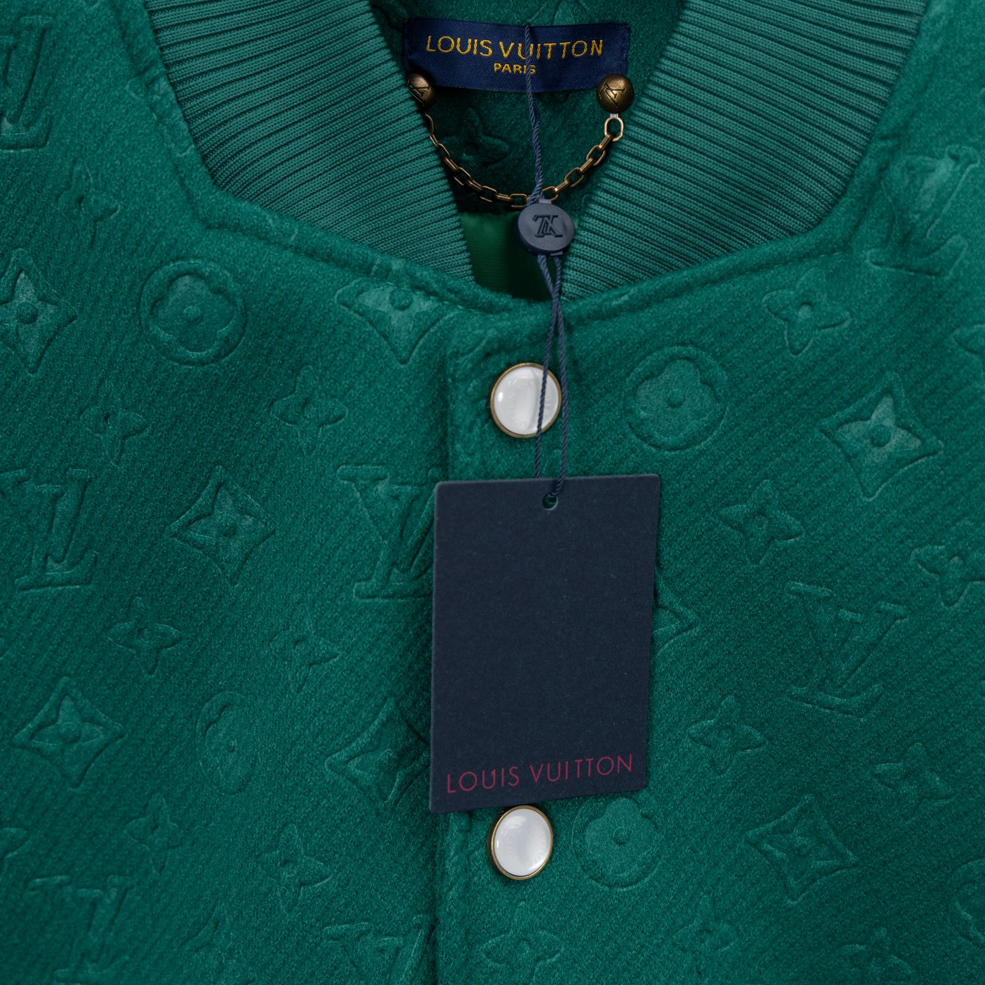 LV Clothing-281