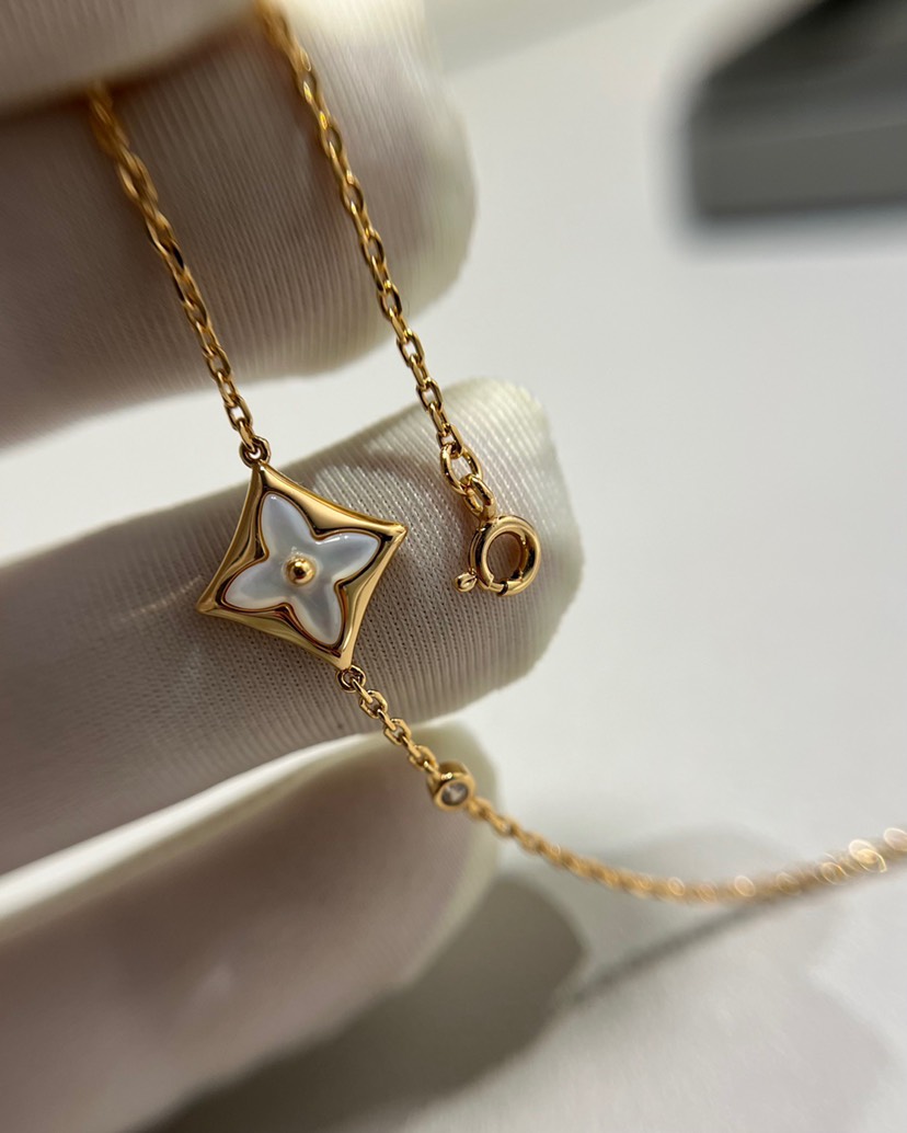 LV Bracelet-10