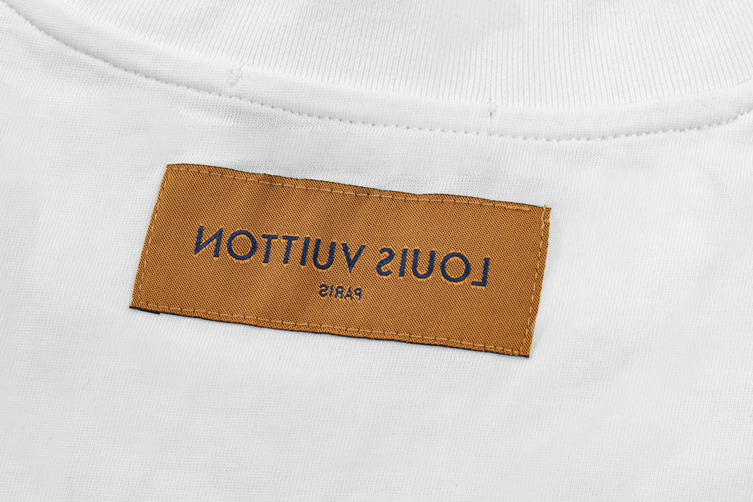 LV clothing-150