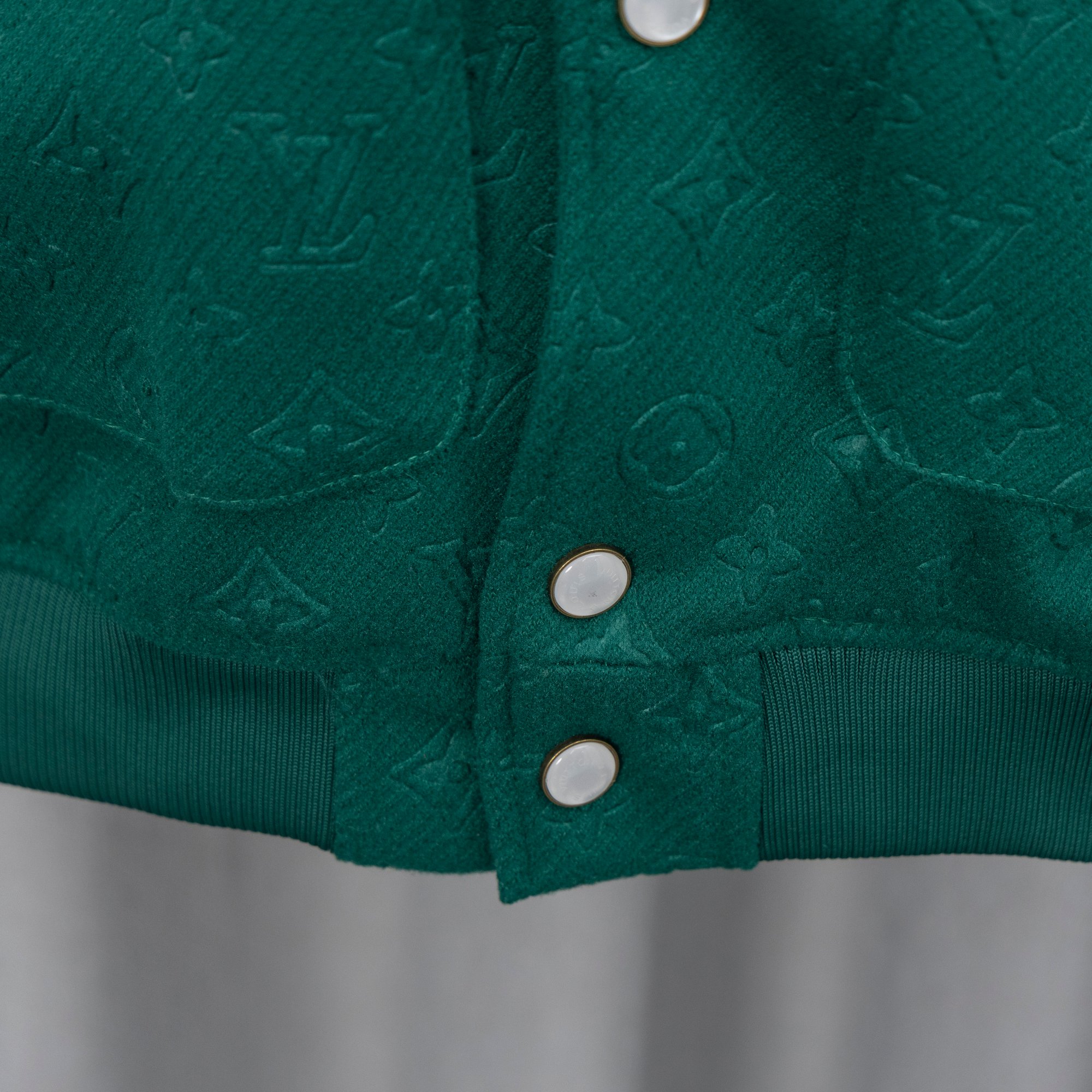 LV Clothing-281