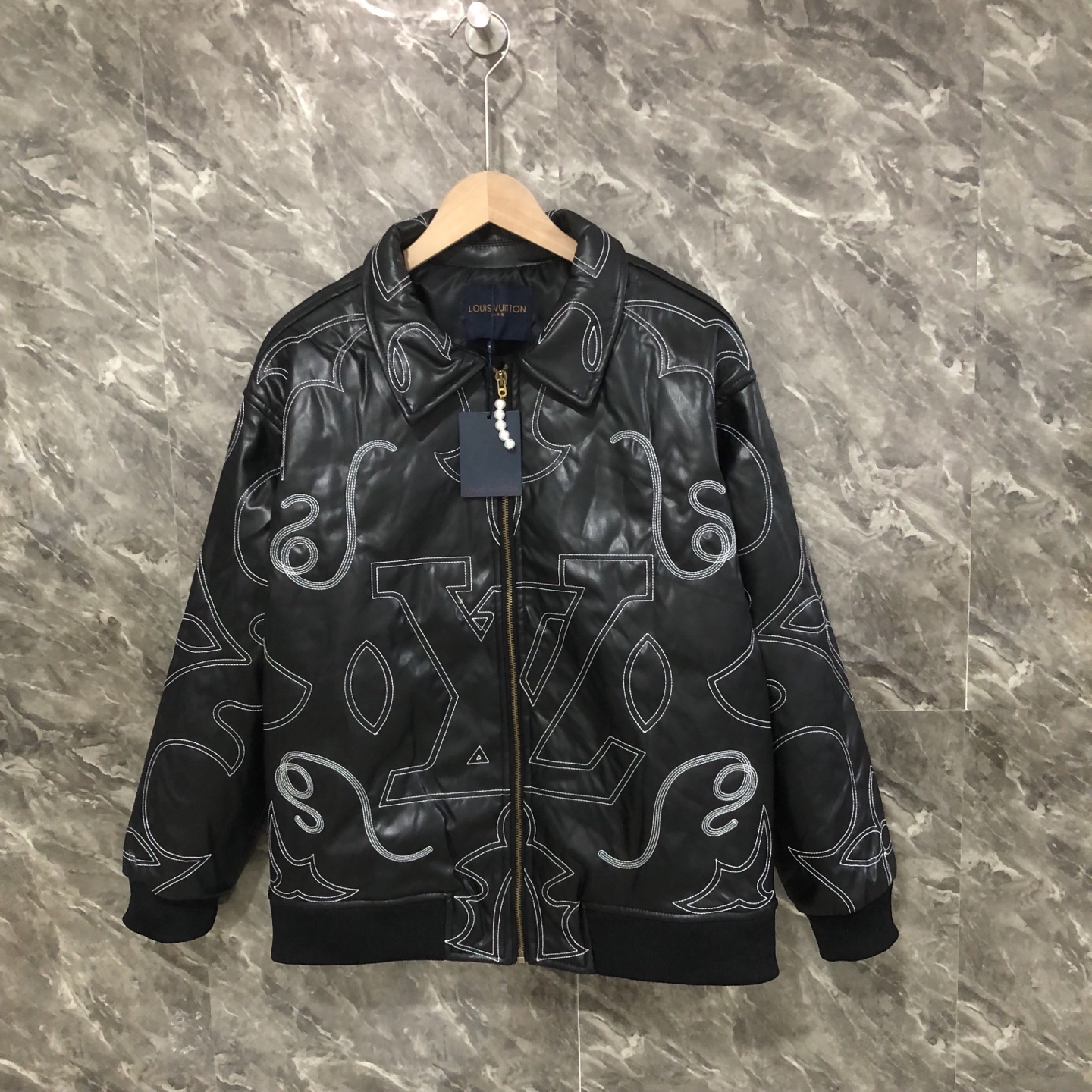 LV Clothing-277