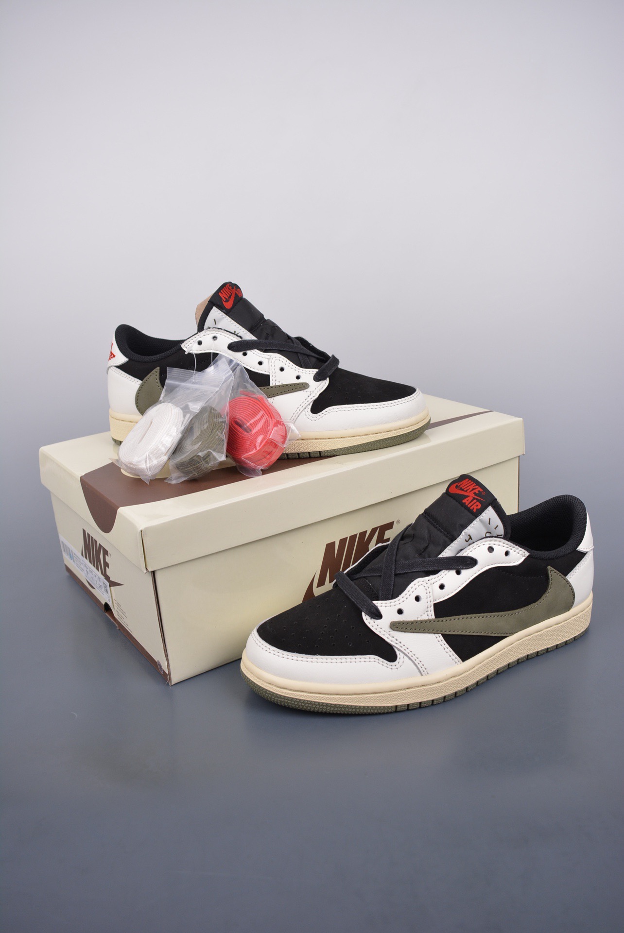 Nike Sneakers-327