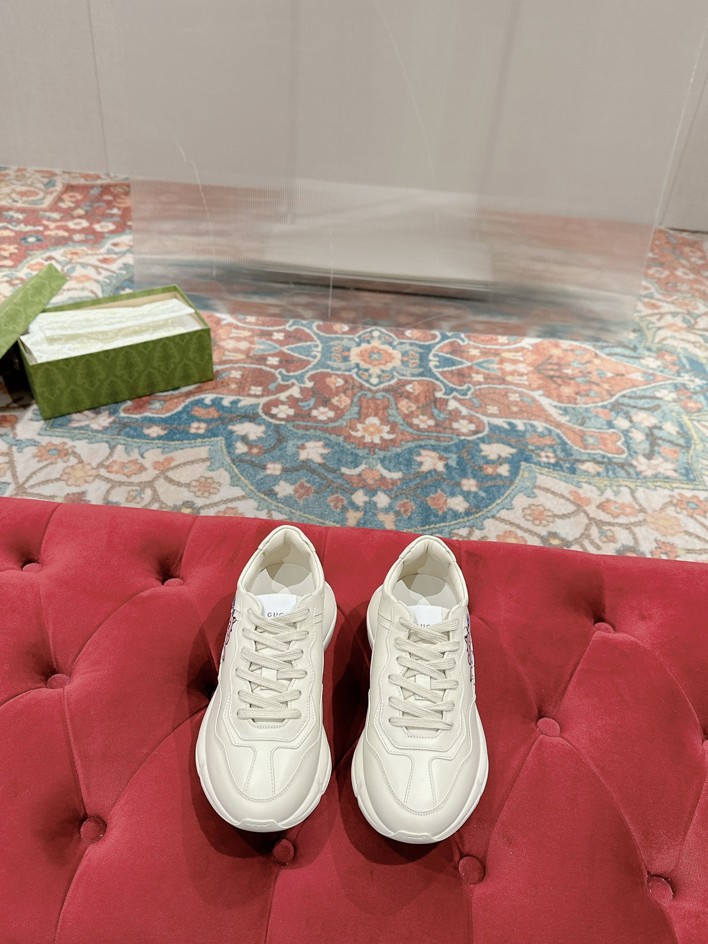 Gucci Sneakers-244