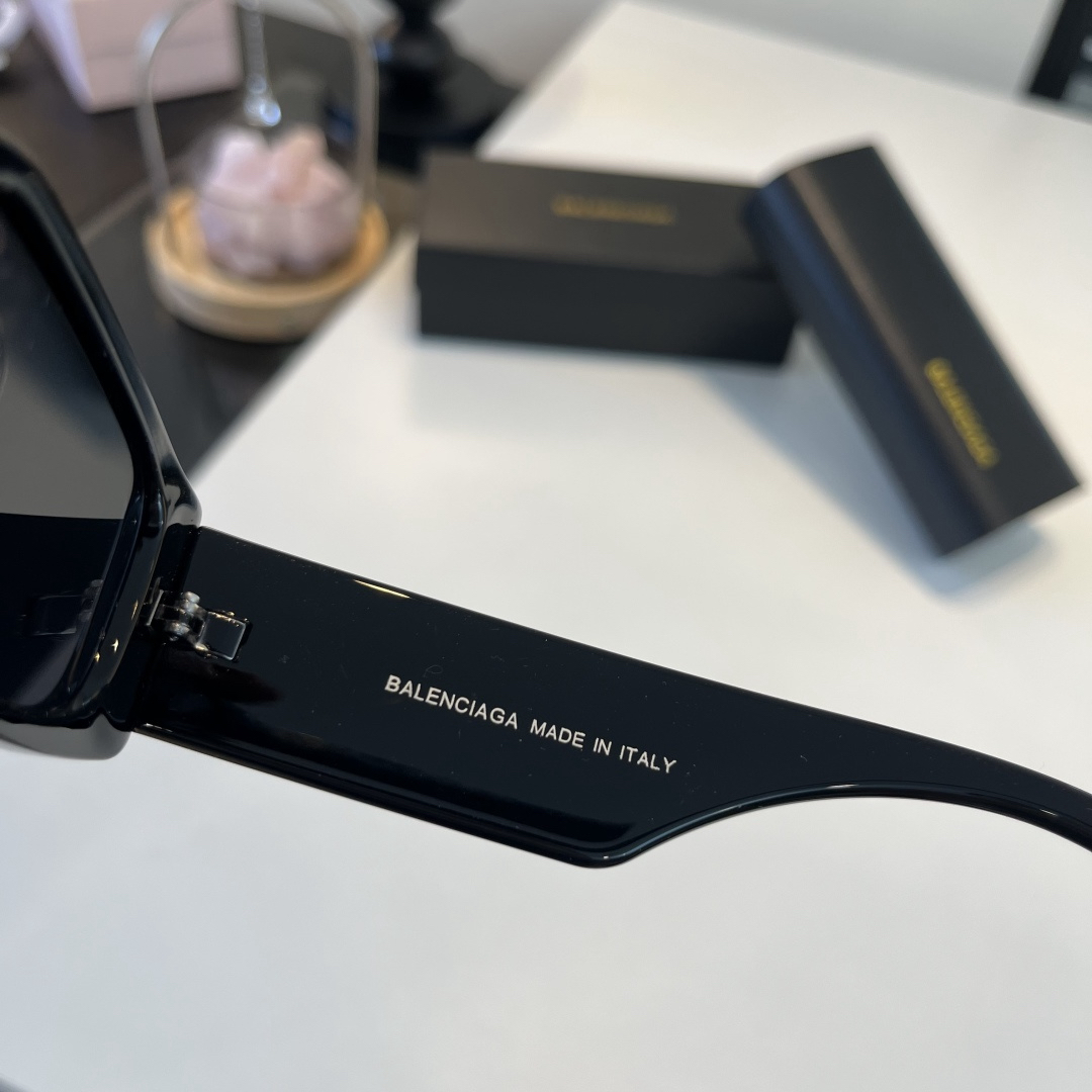 Balenciaga glasses-14
