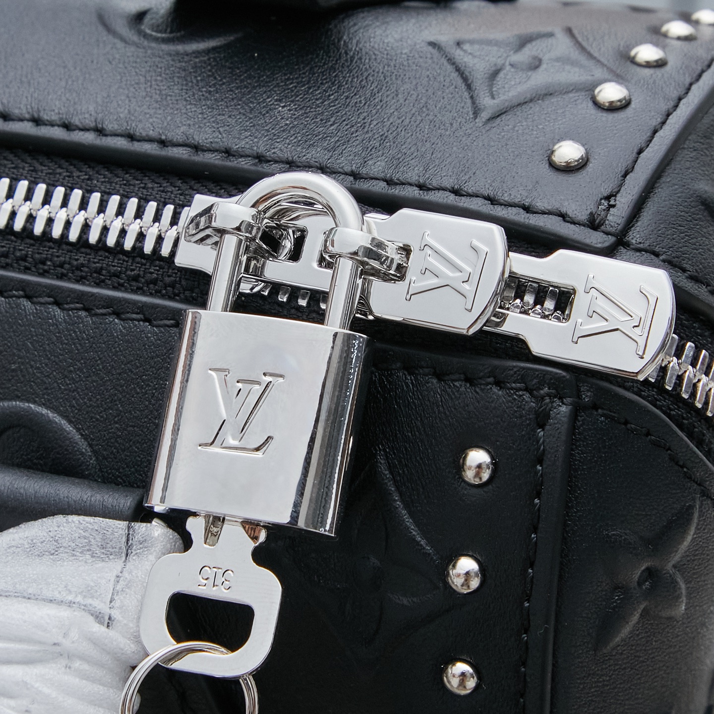 Louis Vuitton bag-193
