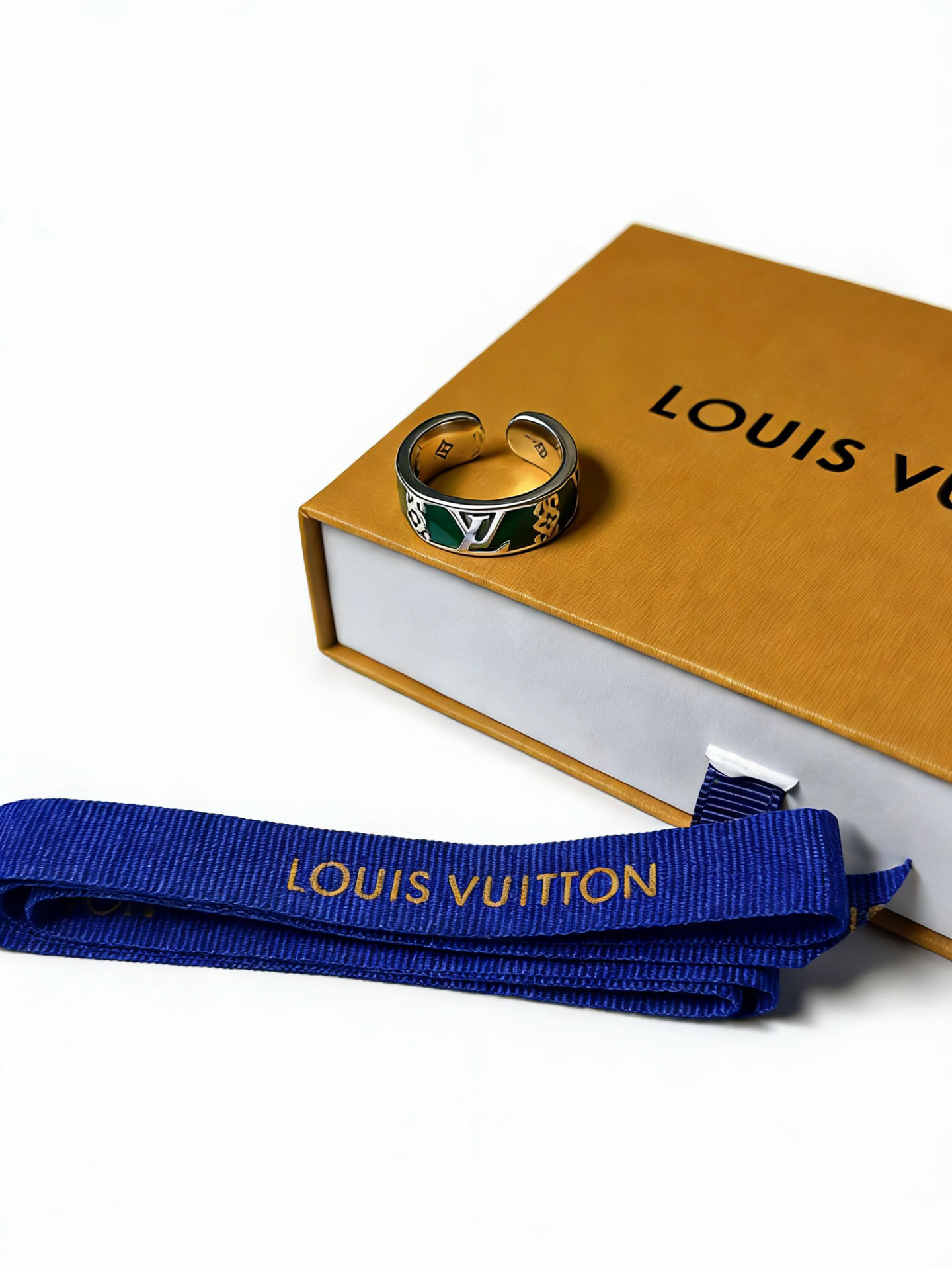 LV ring-70