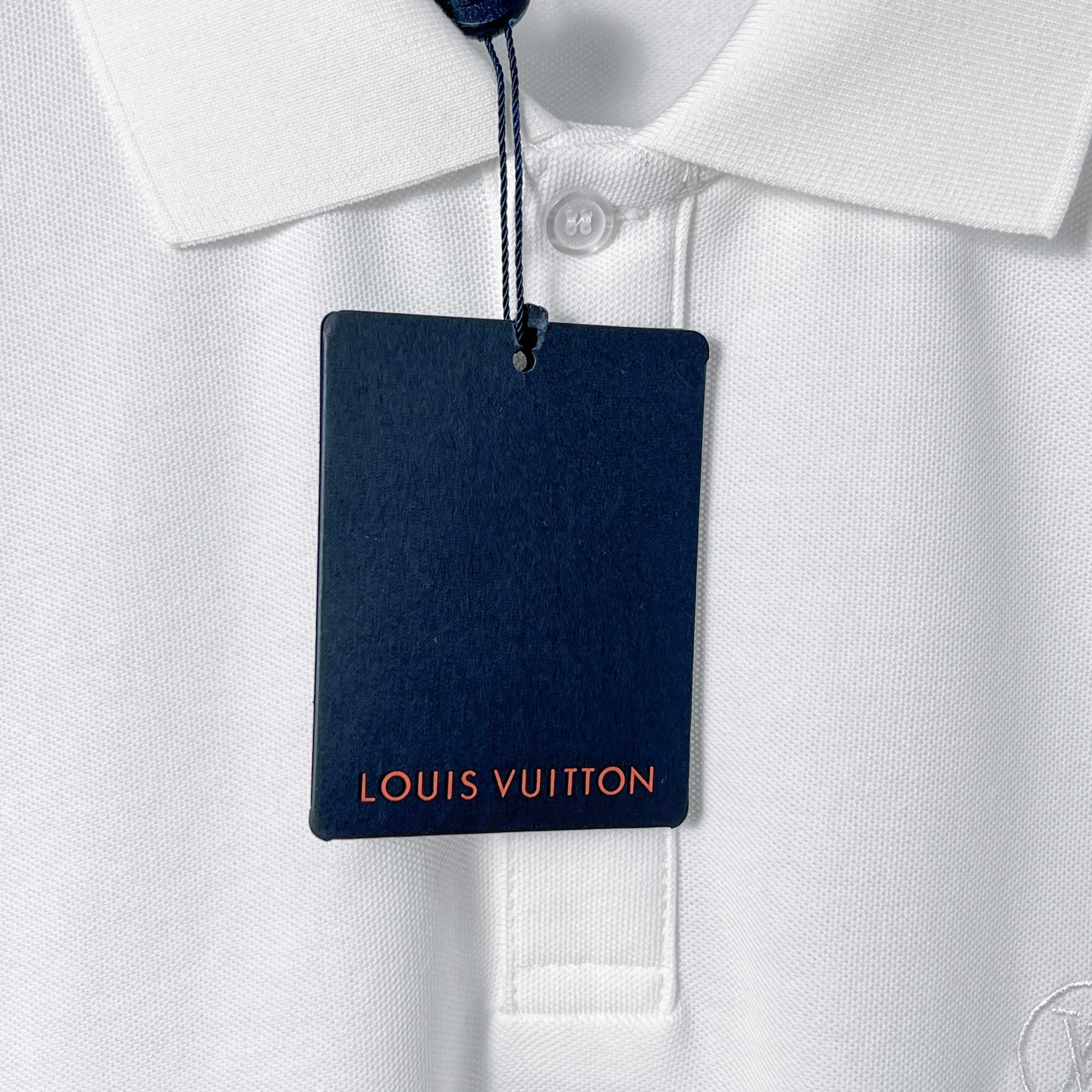 LV clothing-118