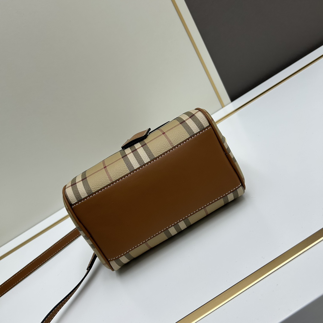 Burberry bag-138