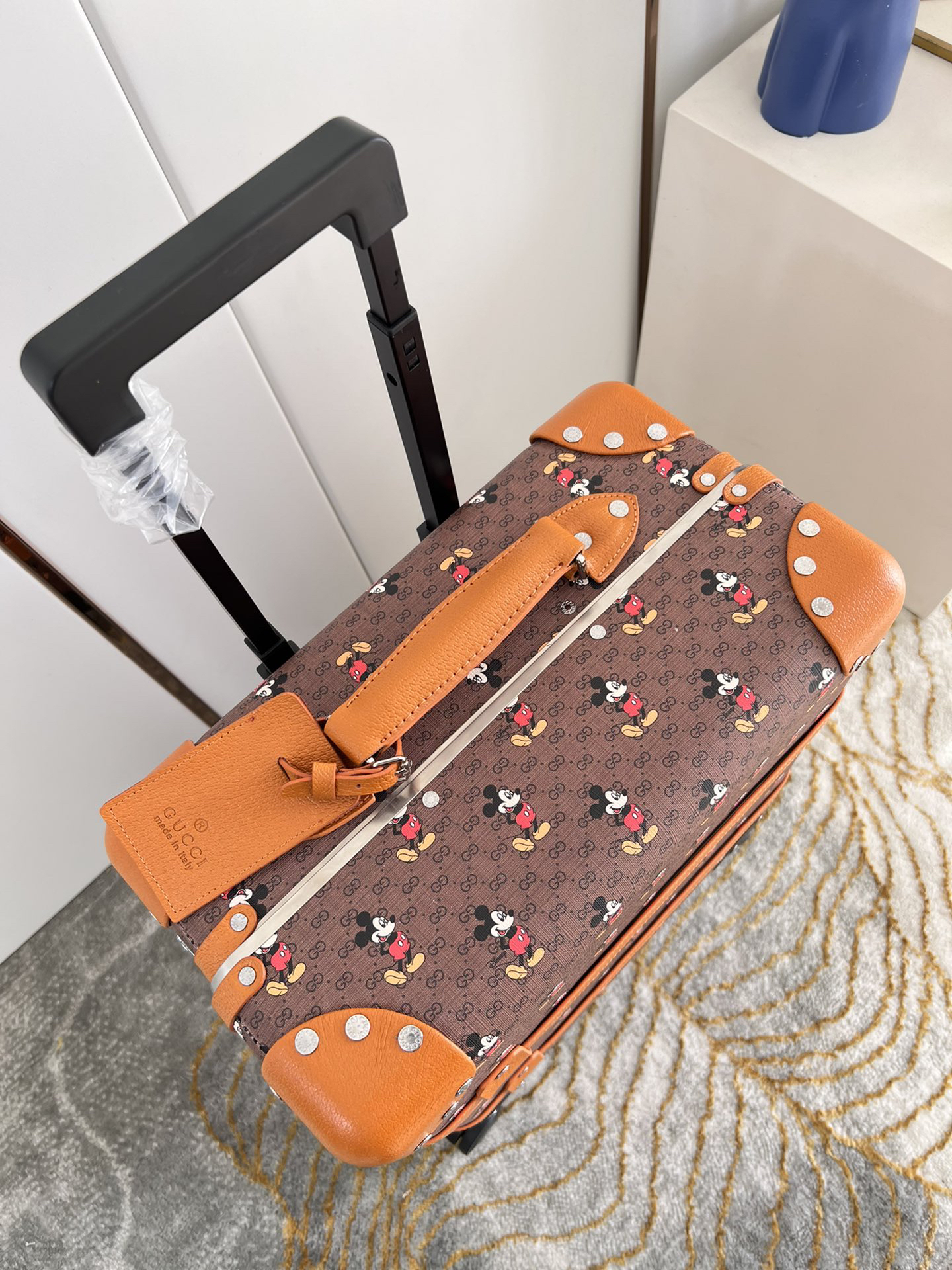 Gucci luggage-2