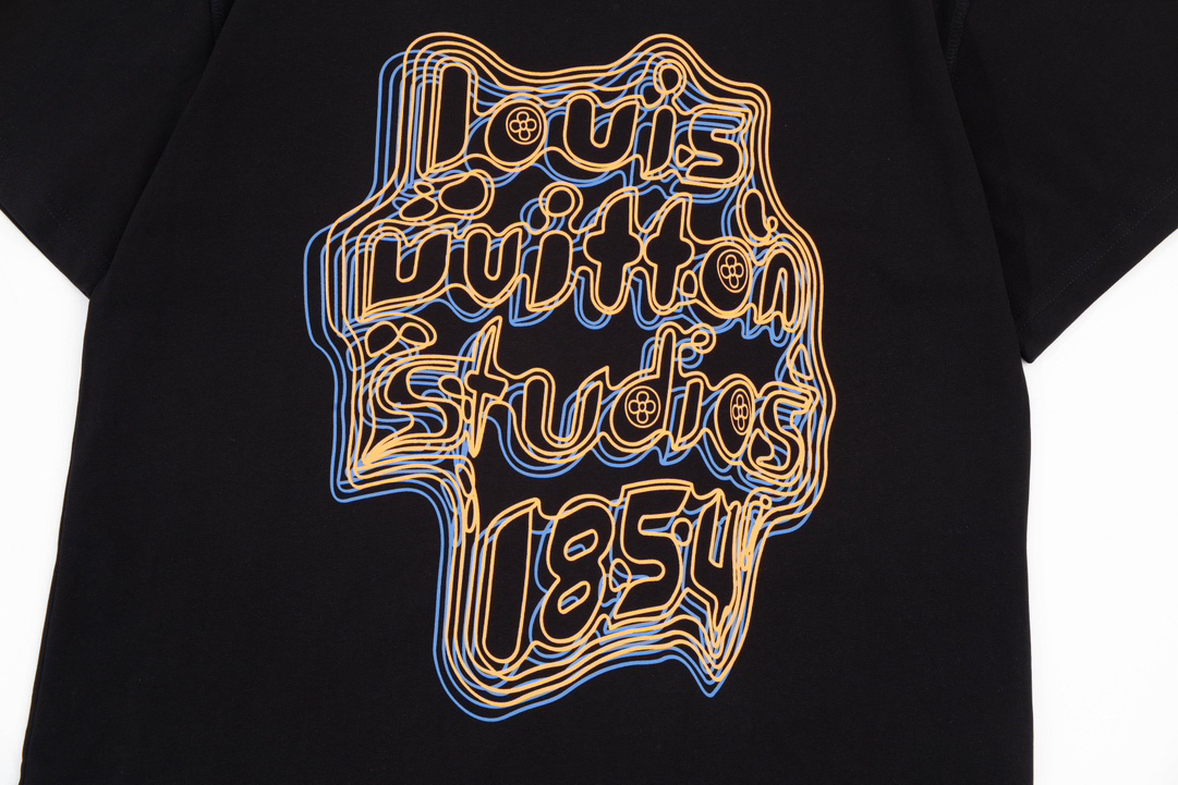LV clothing-254