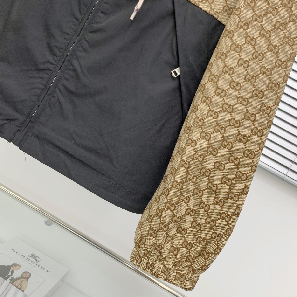 Gucci Clothing-344