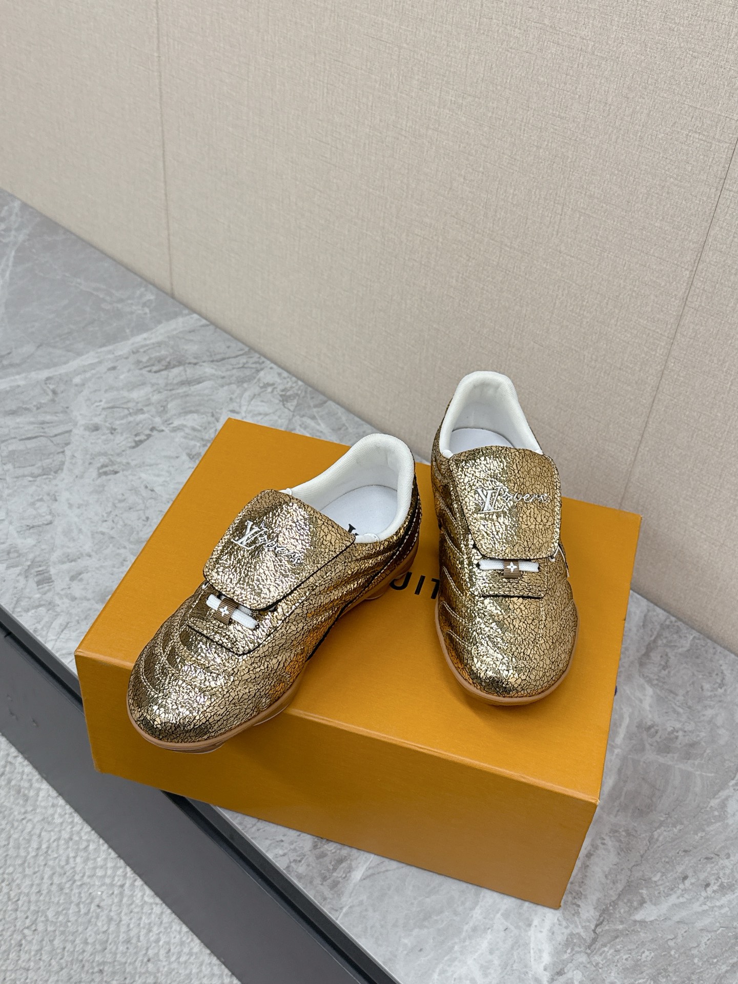 Lv Sneakers-237