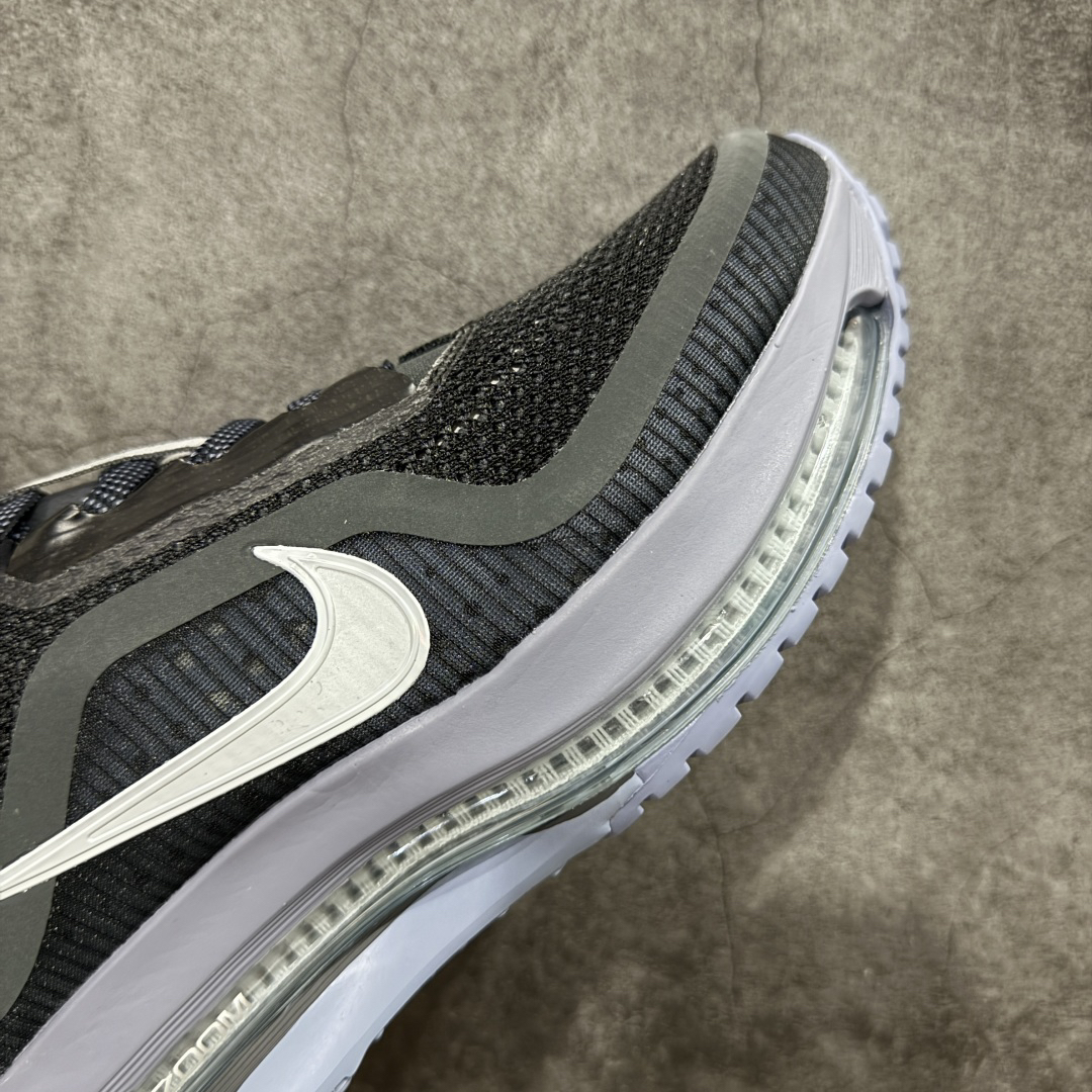 Nike Sneakers-95