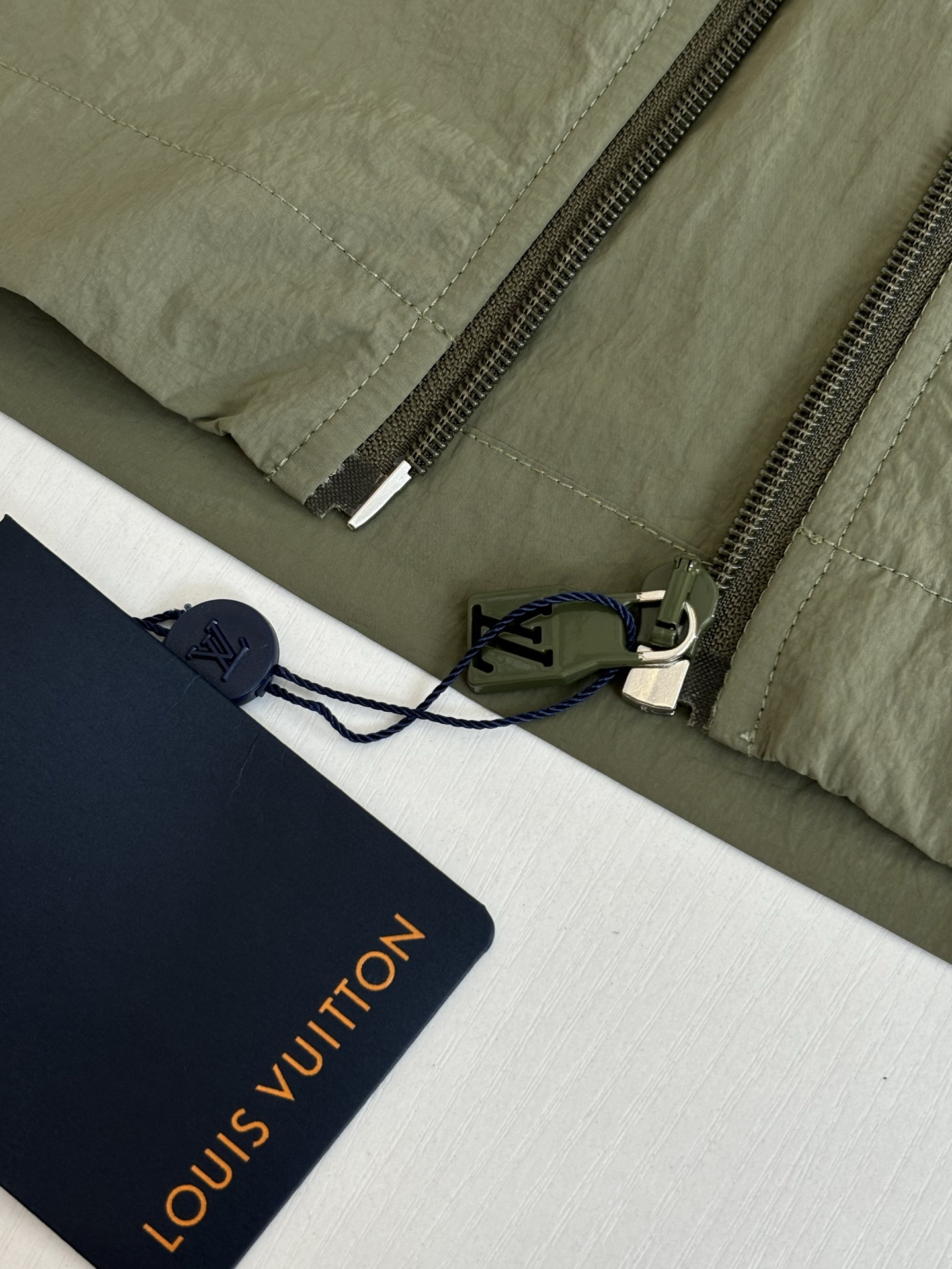 LV Clothing-344
