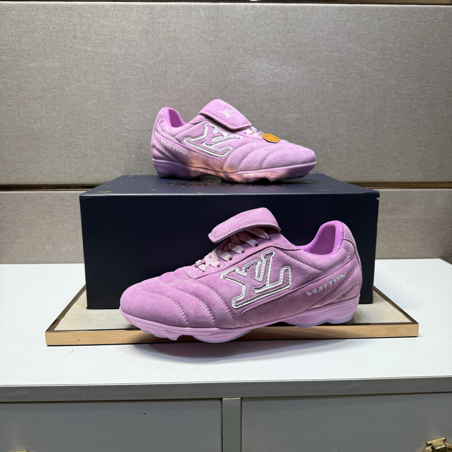 Lv Sneakers-224