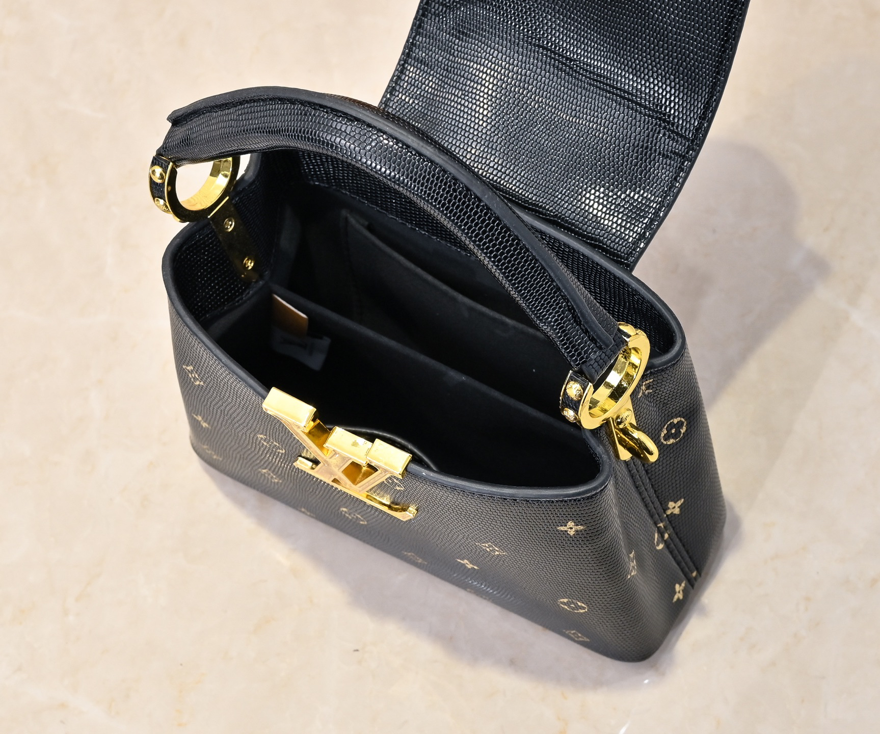 Louis Vuitton bag-148