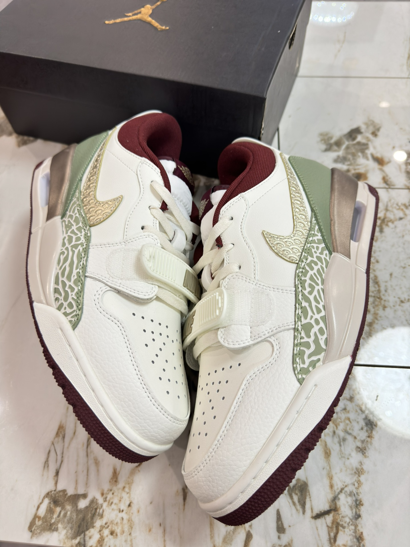 Nike Sneakers-255