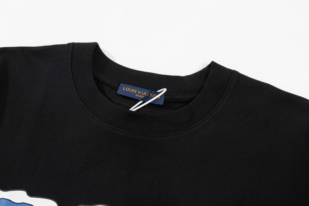 LV clothing-174