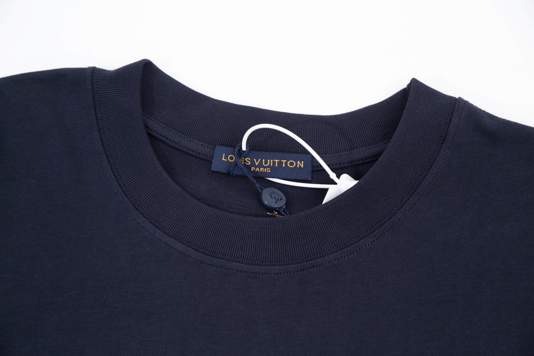 LV clothing-125