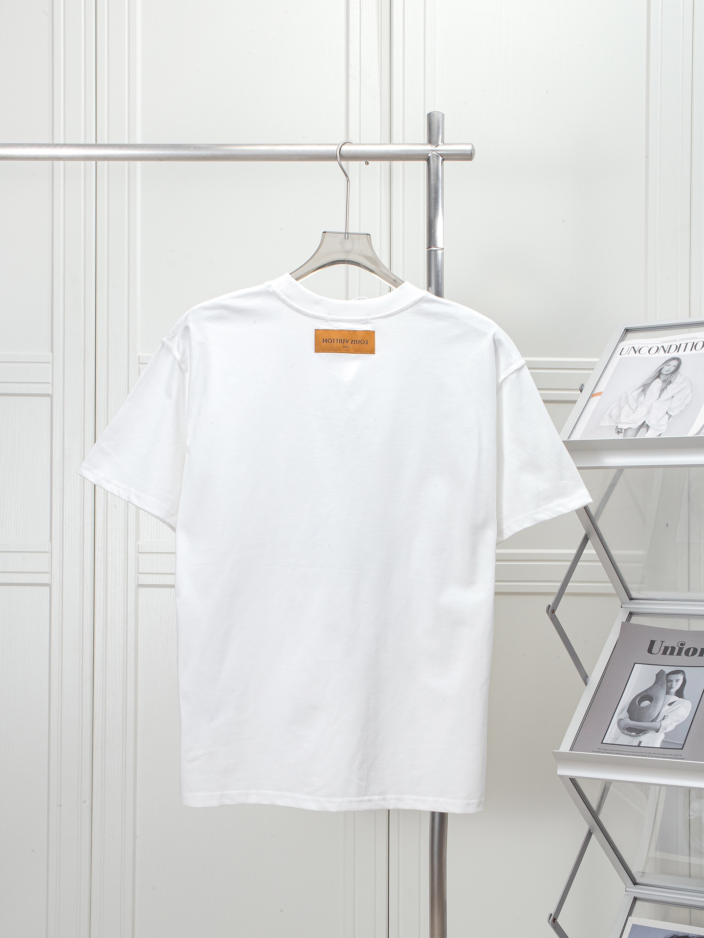 LV clothing-109