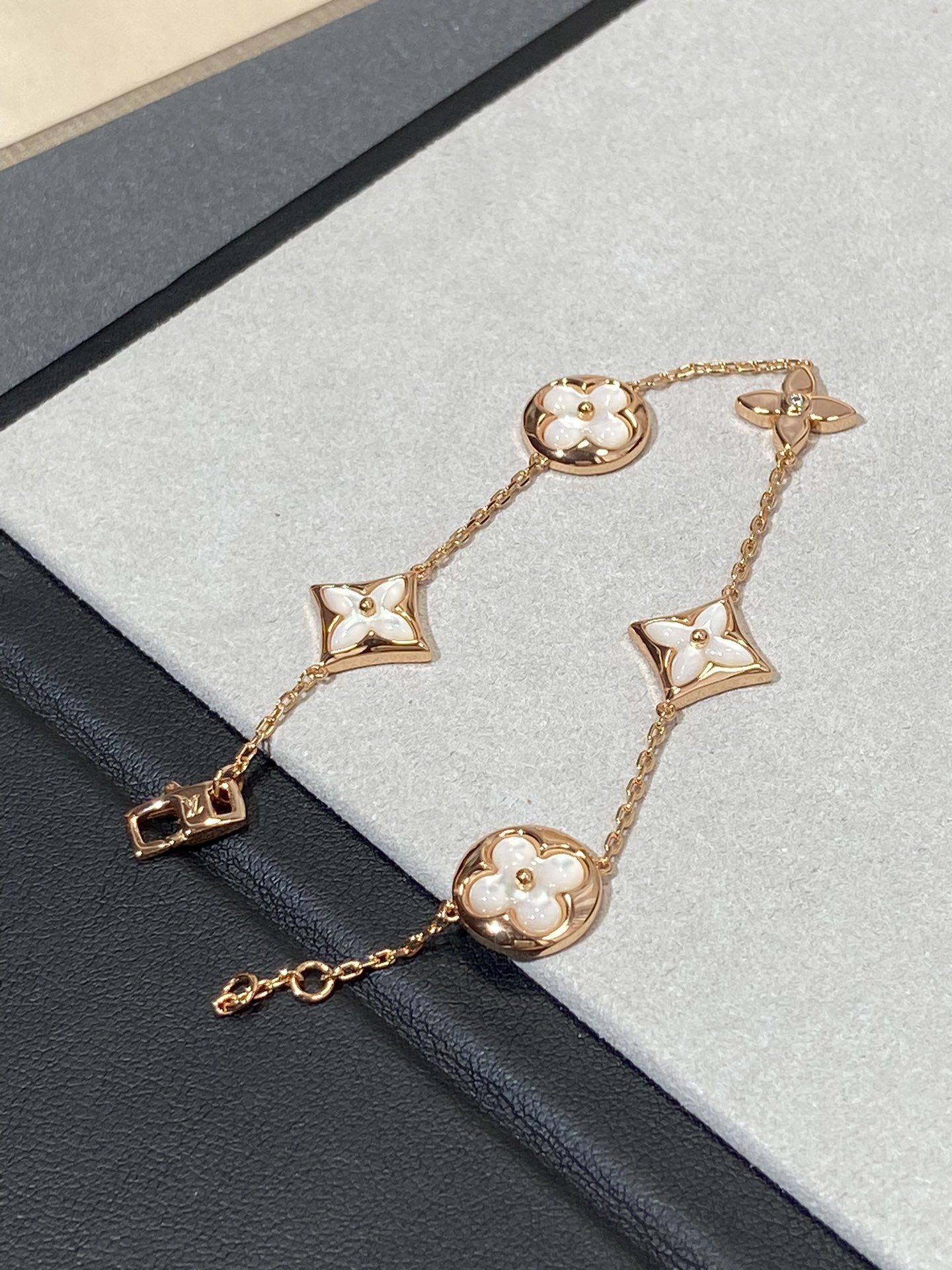 LV Bracelet-52