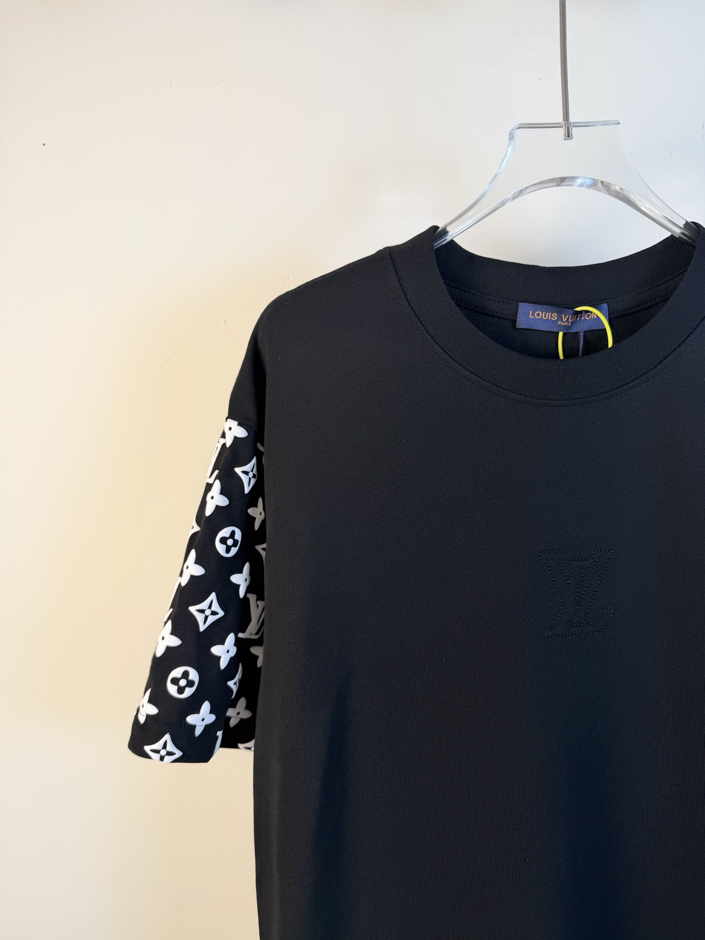 LV clothing-35